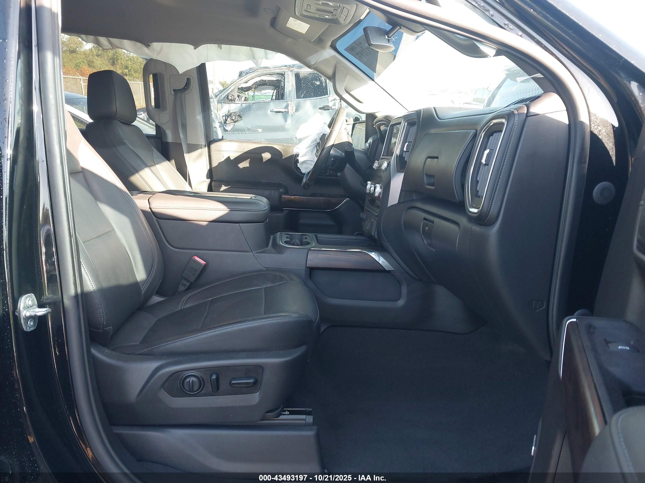 GMC SIERRA image 5
