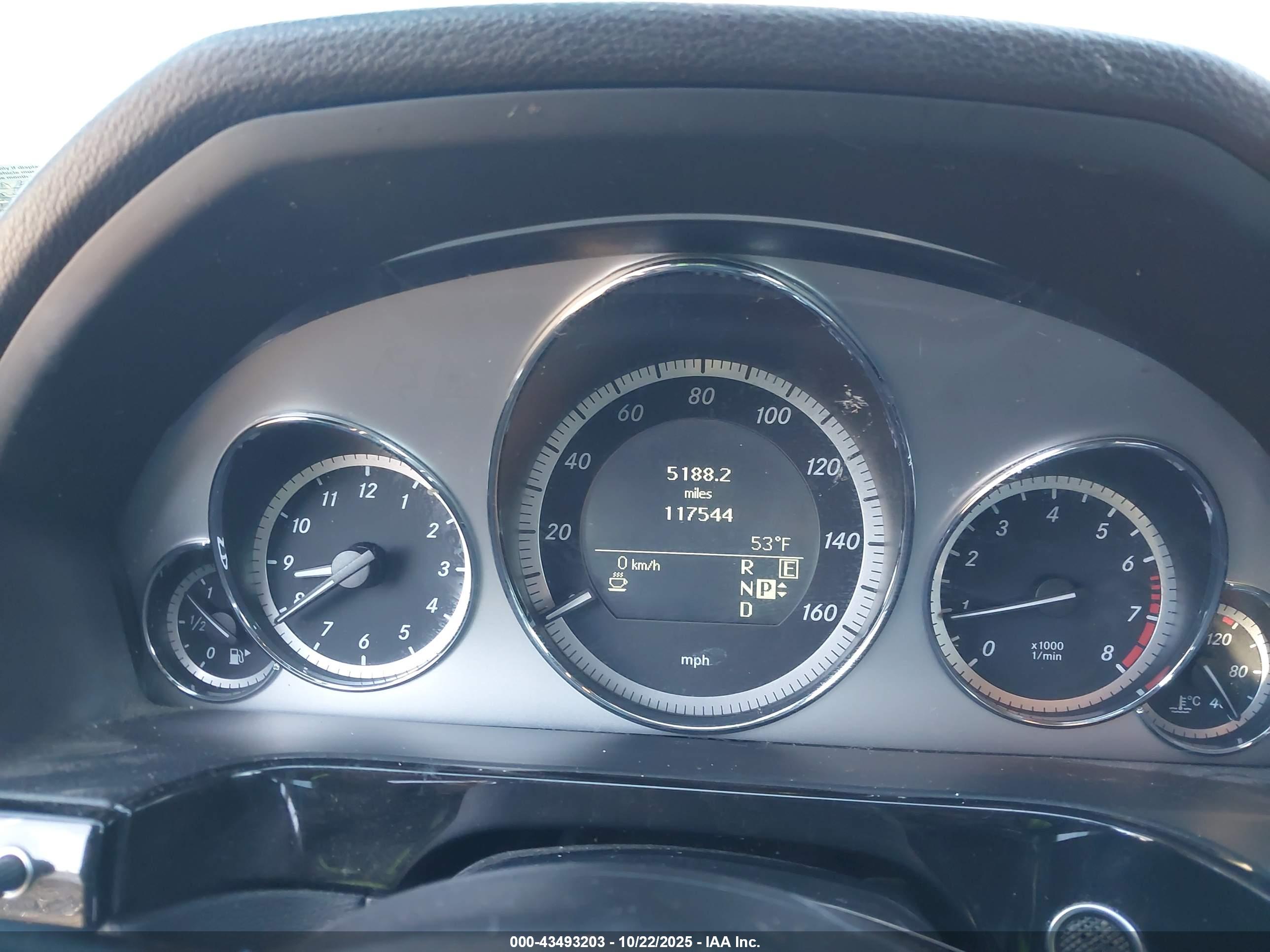 MERCEDES-BENZ E image 7