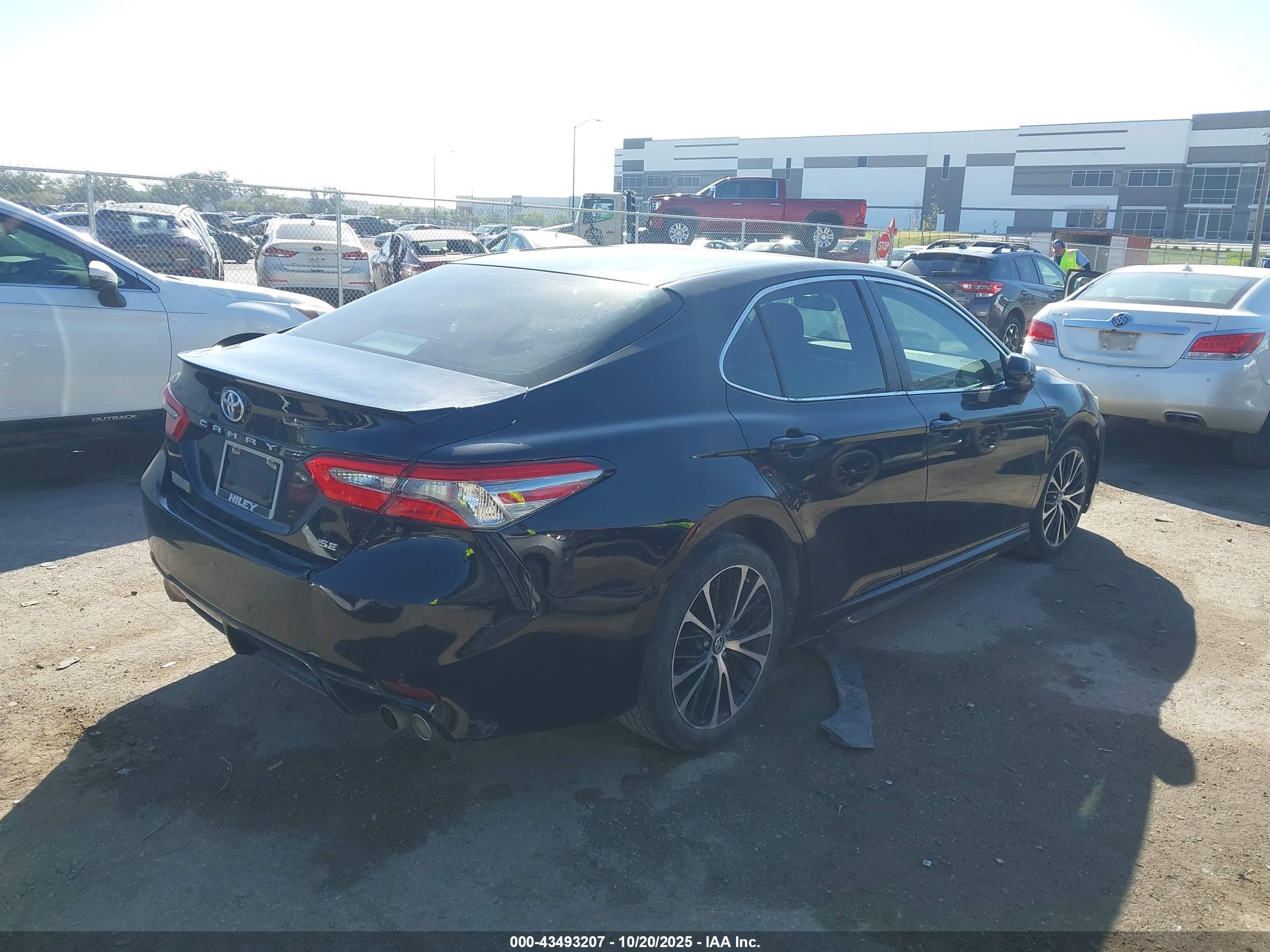 TOYOTA CAMRY image 4