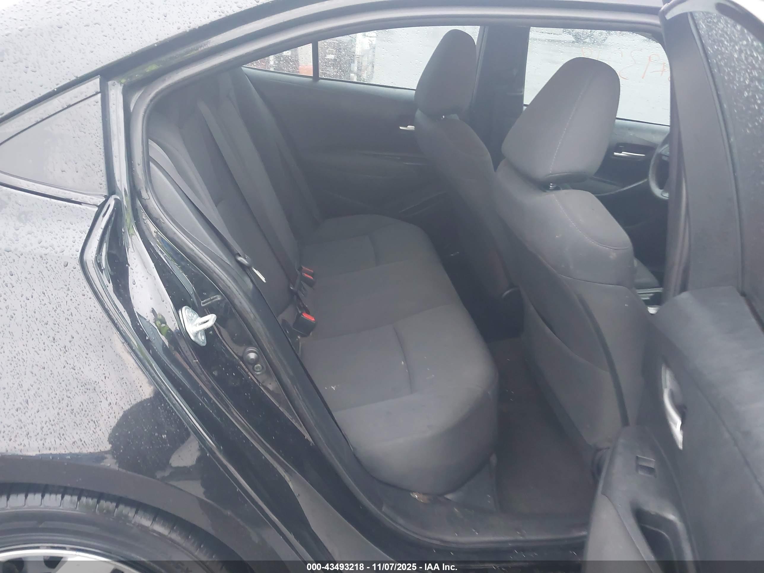 TOYOTA COROLLA image 8