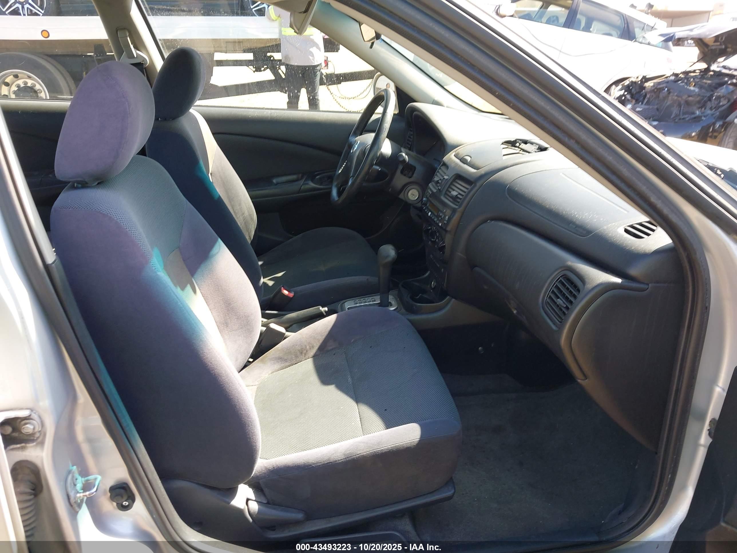 NISSAN SENTRA image 5