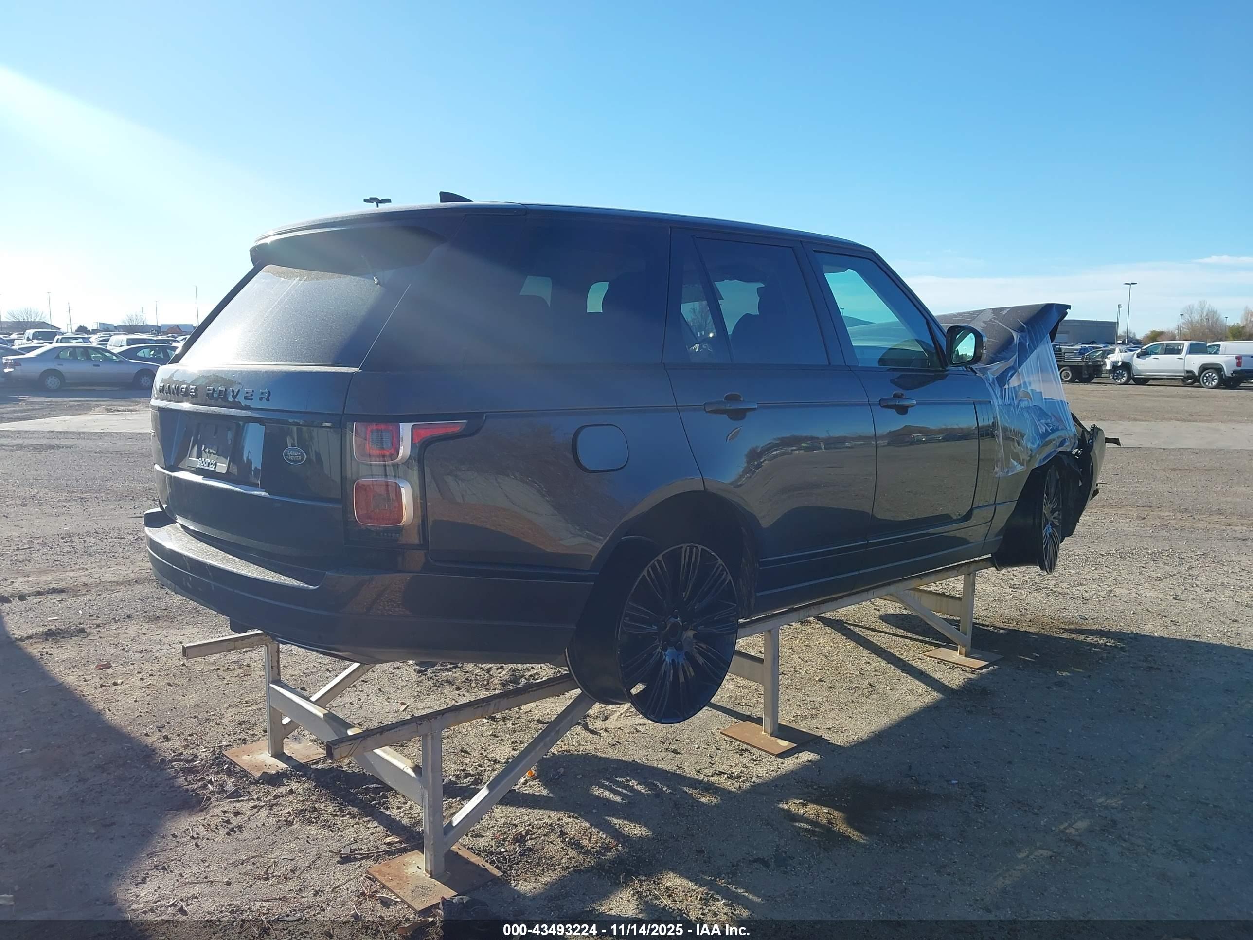 LAND ROVER image 4