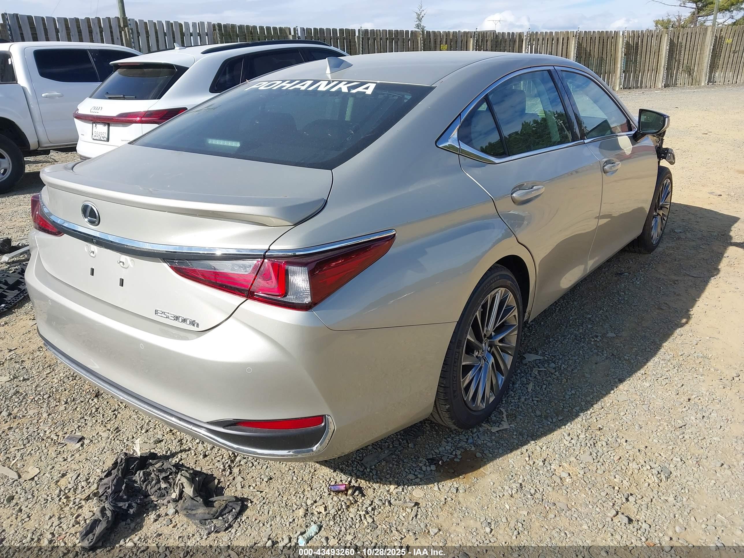 LEXUS ES image 4