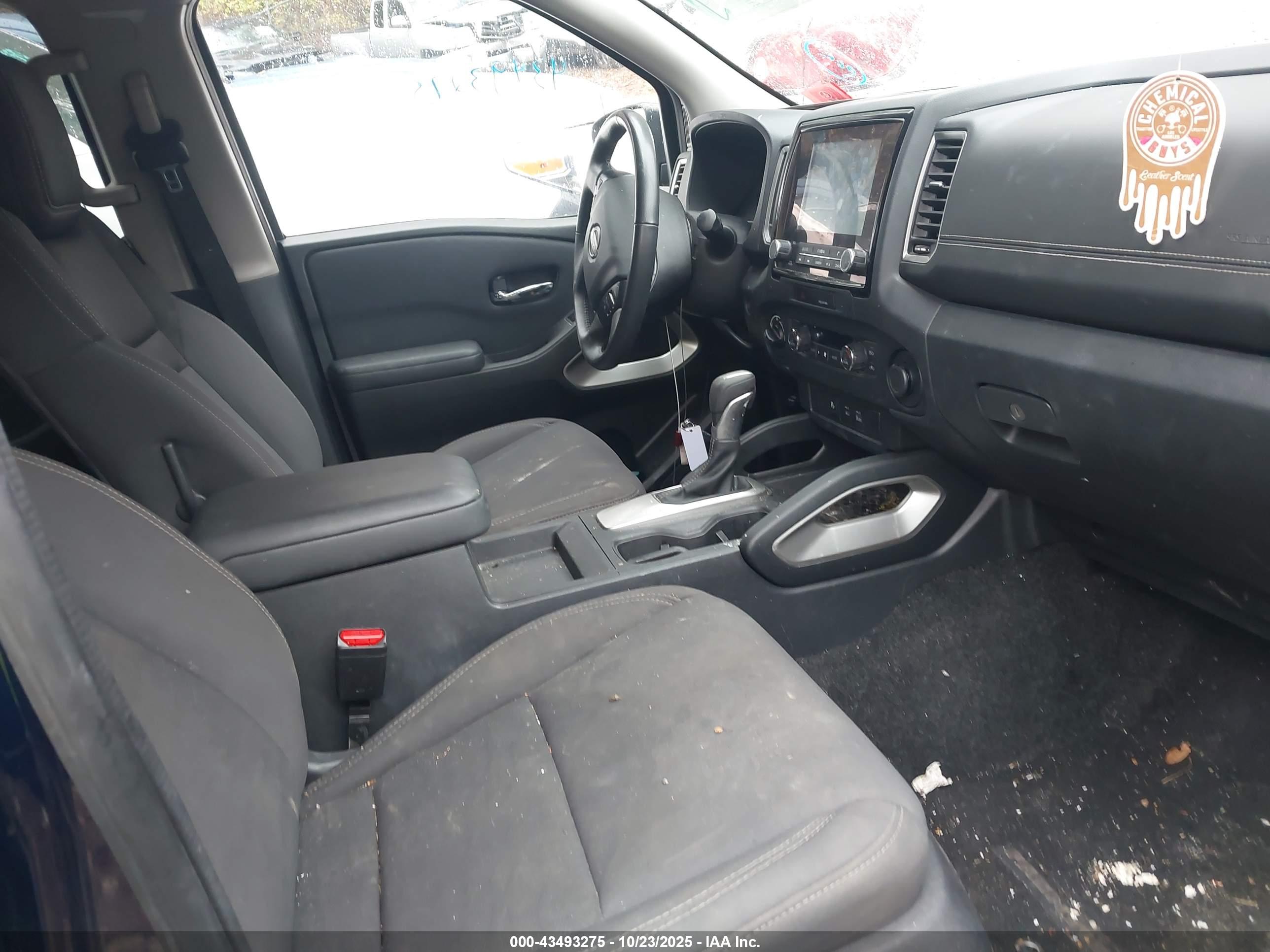 NISSAN FRONTIER image 5