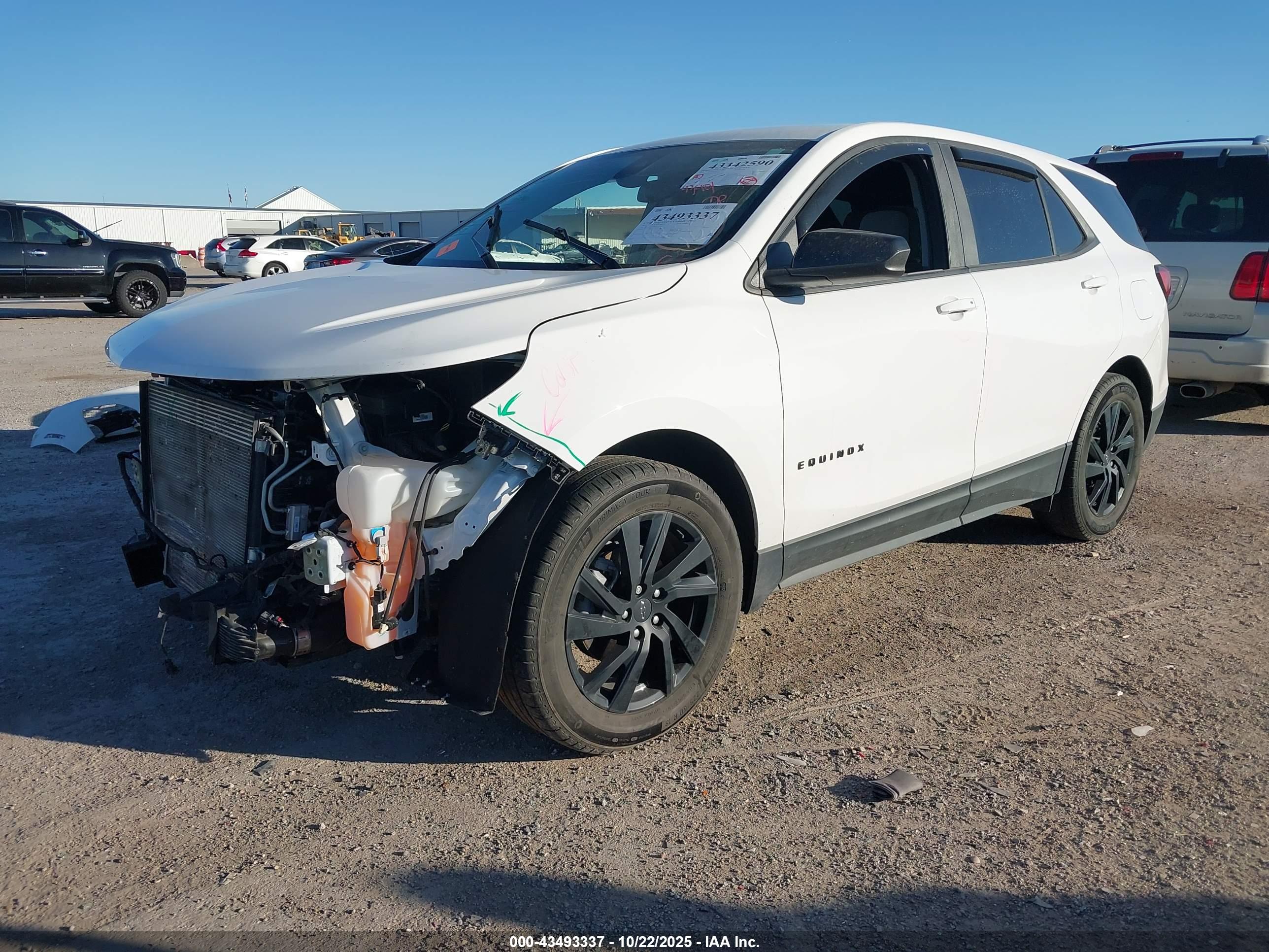 CHEVROLET EQUINOX image 2