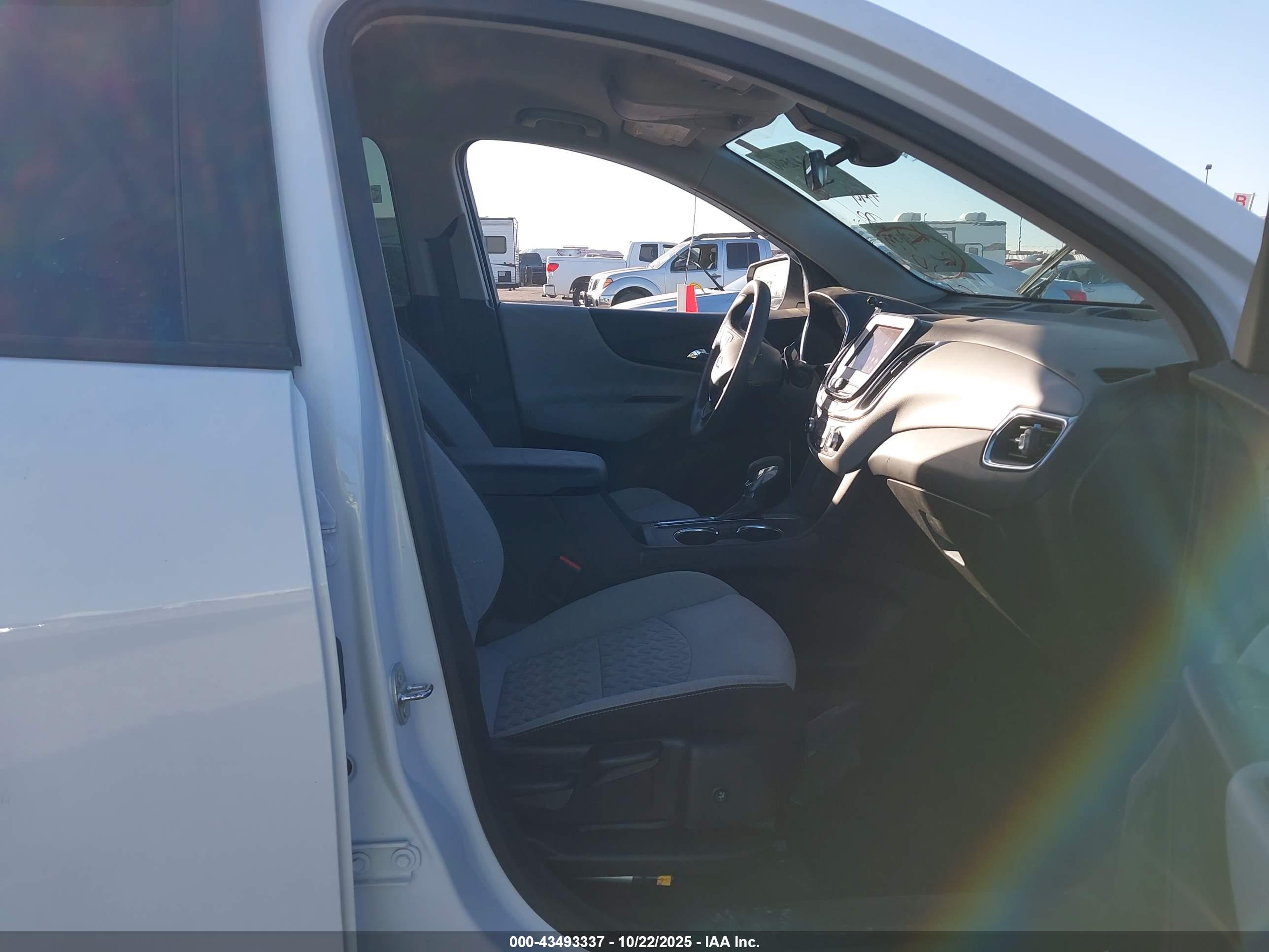 CHEVROLET EQUINOX image 5