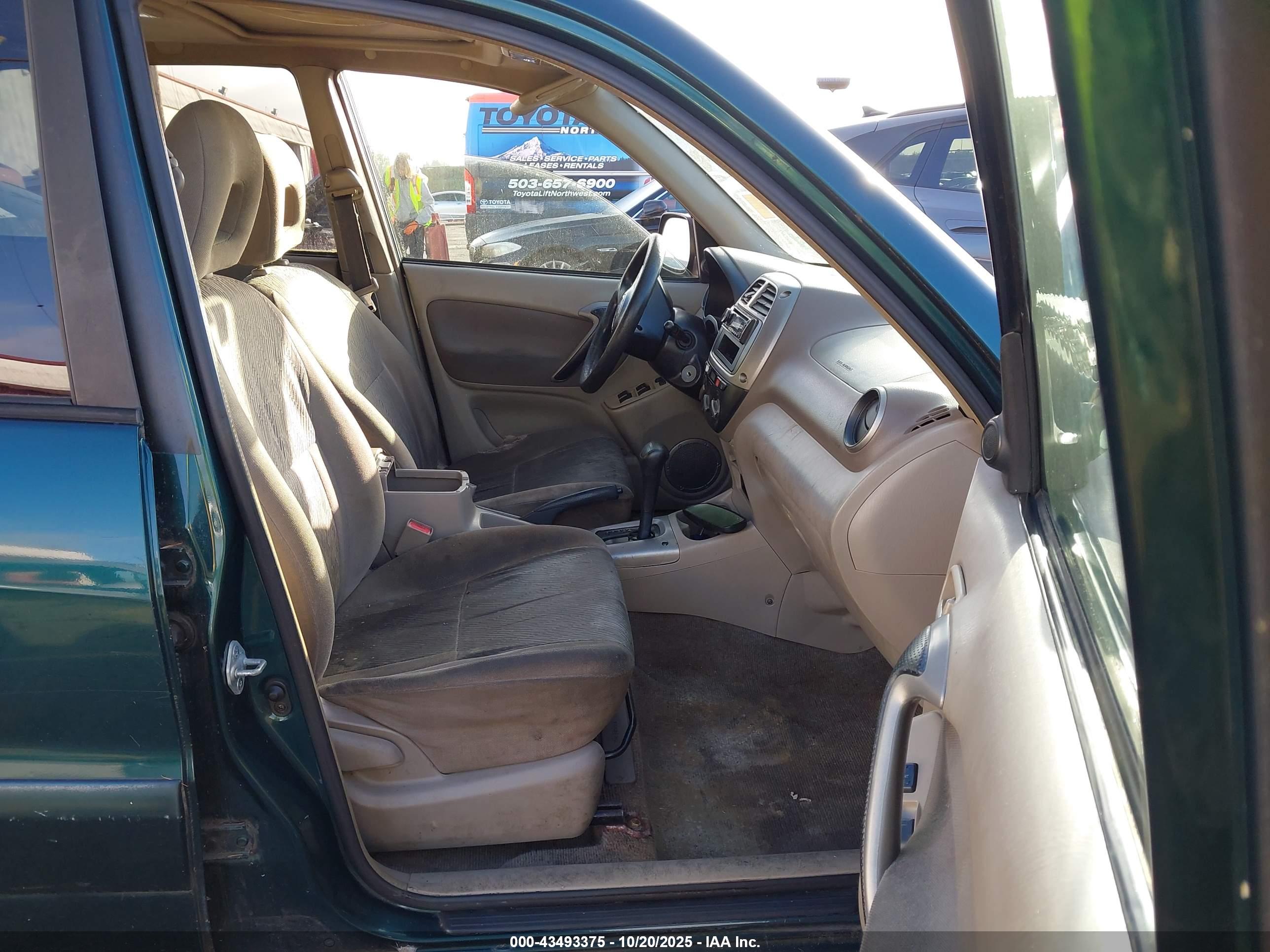 TOYOTA RAV4 image 5