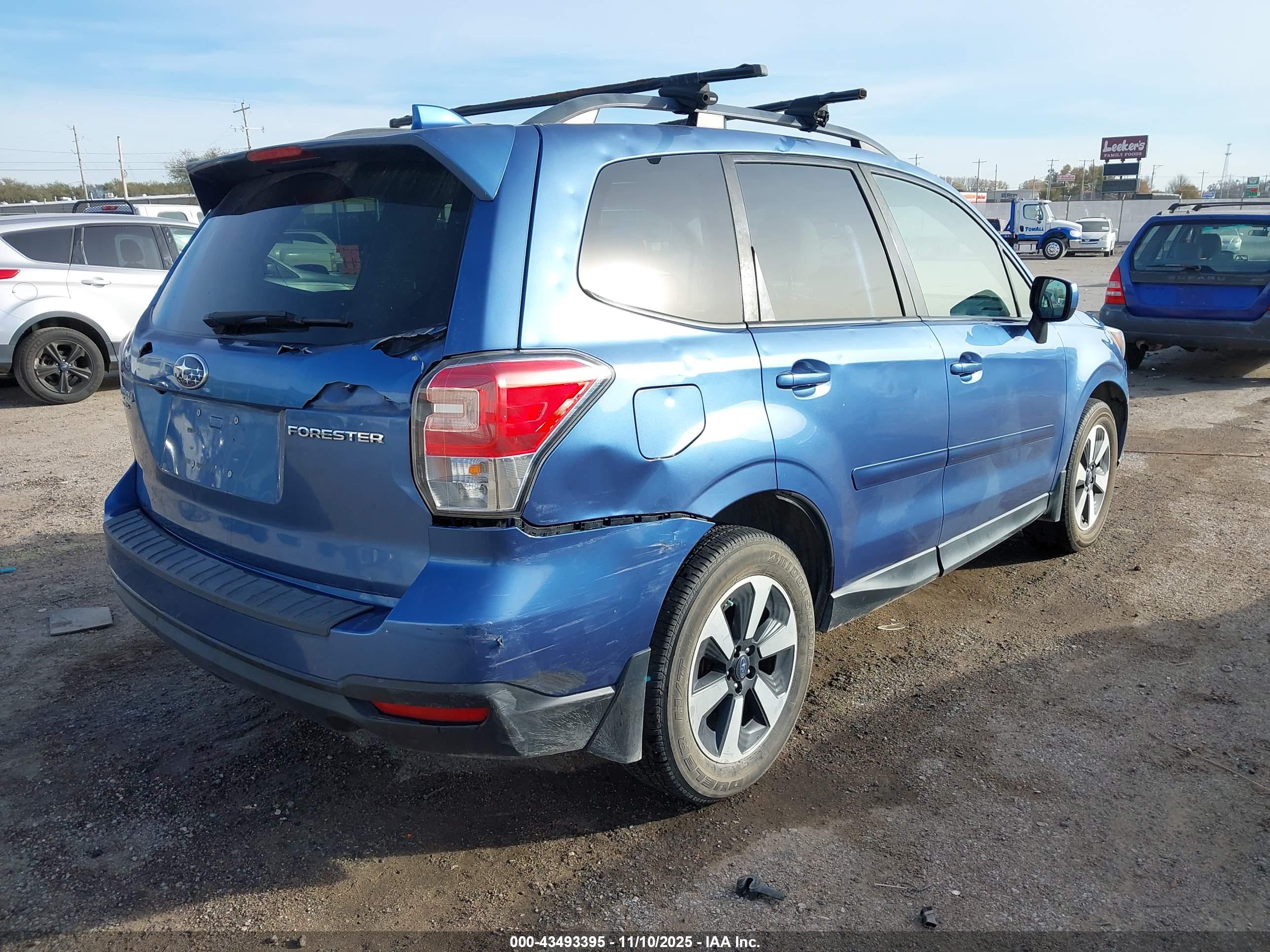 SUBARU FORESTER image 4
