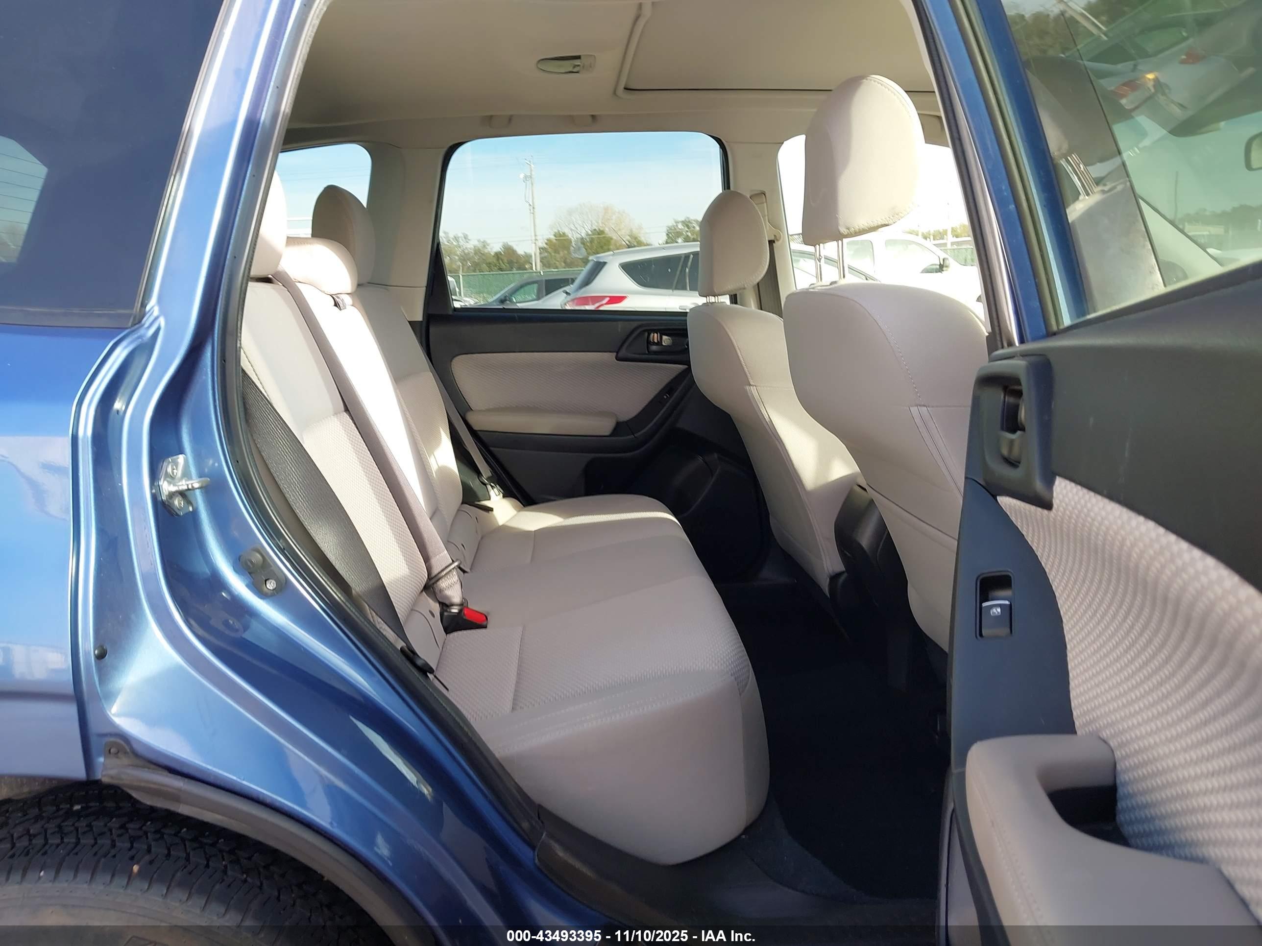 SUBARU FORESTER image 8