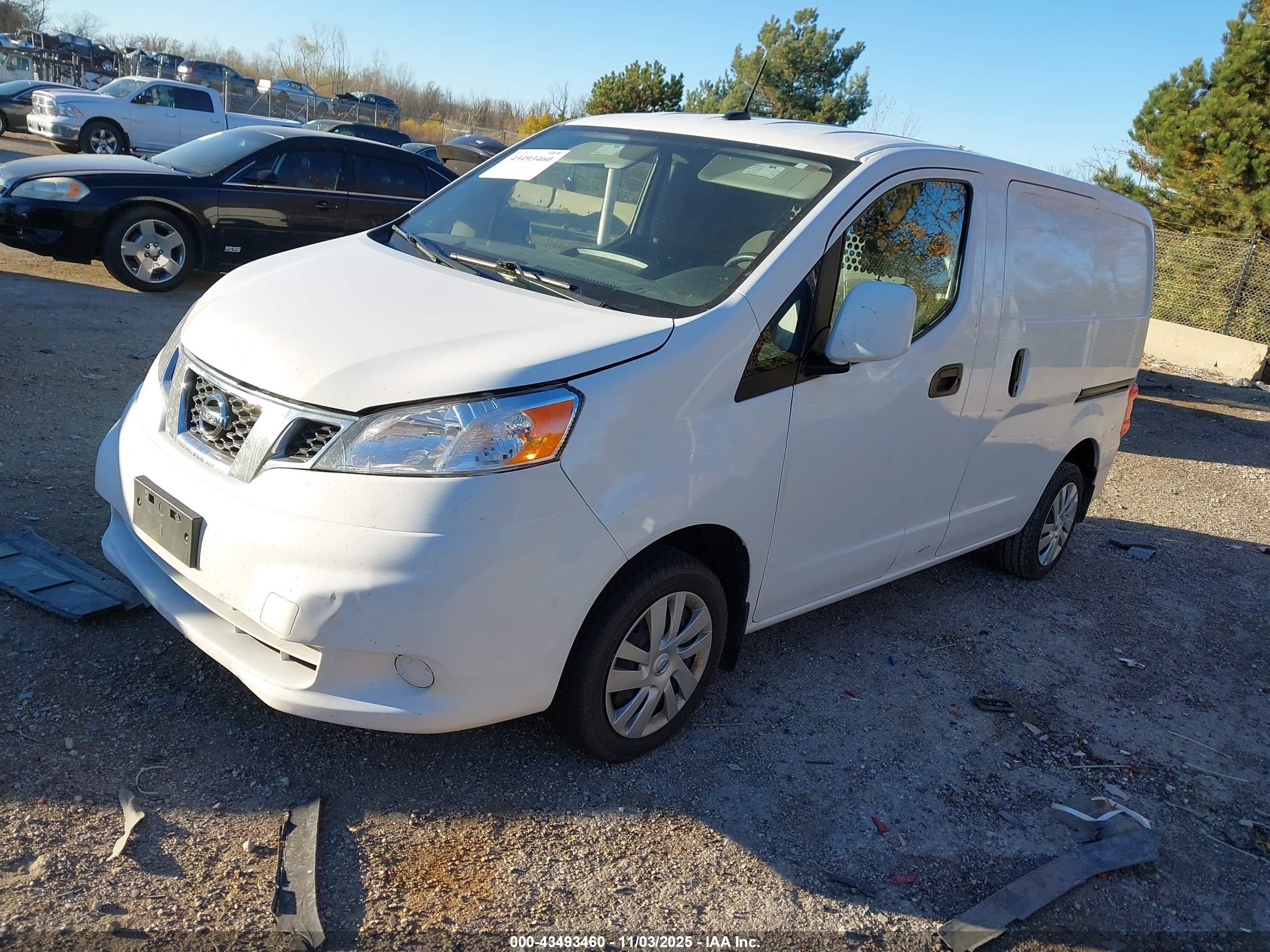 NISSAN NV200 image 2