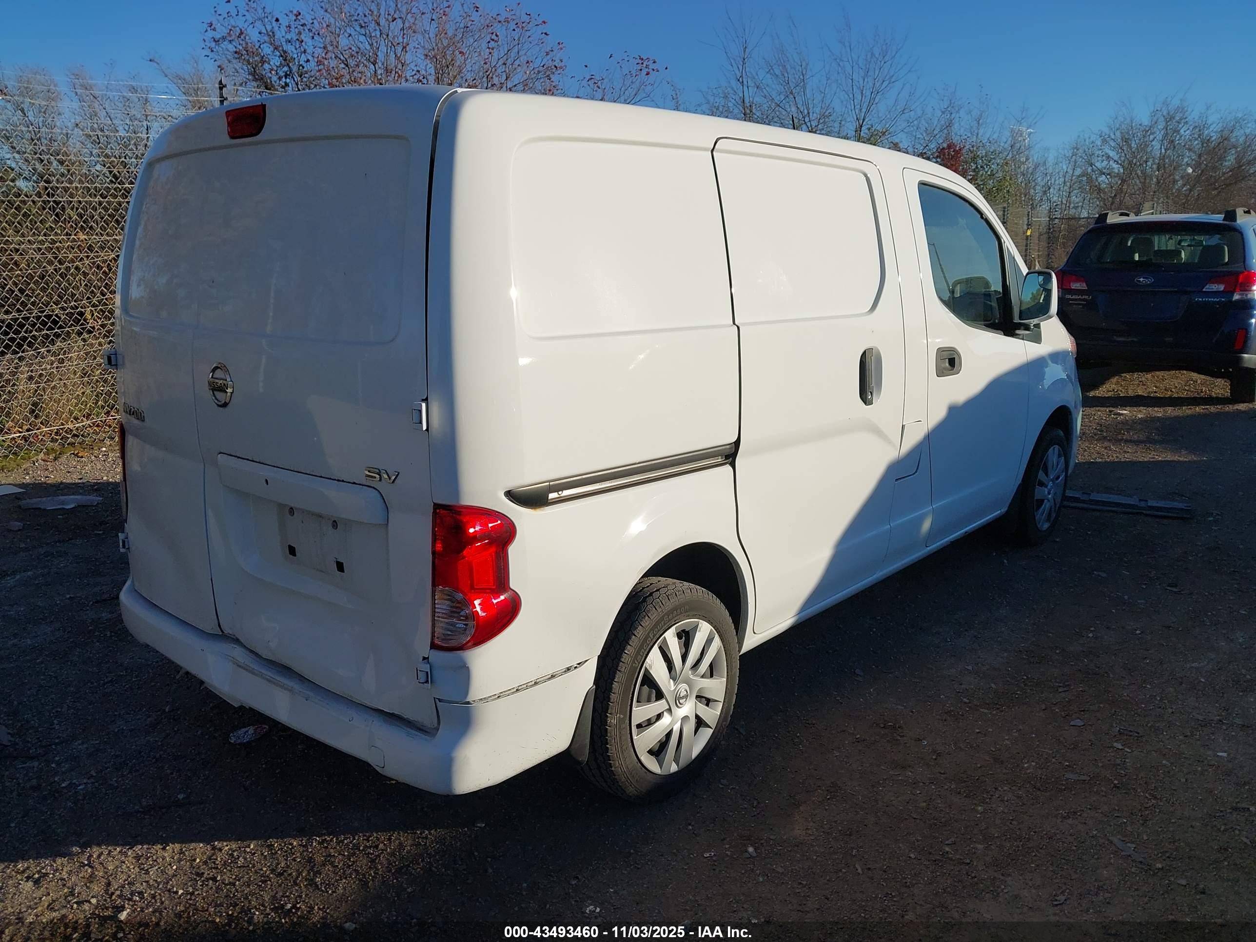 NISSAN NV200 image 4