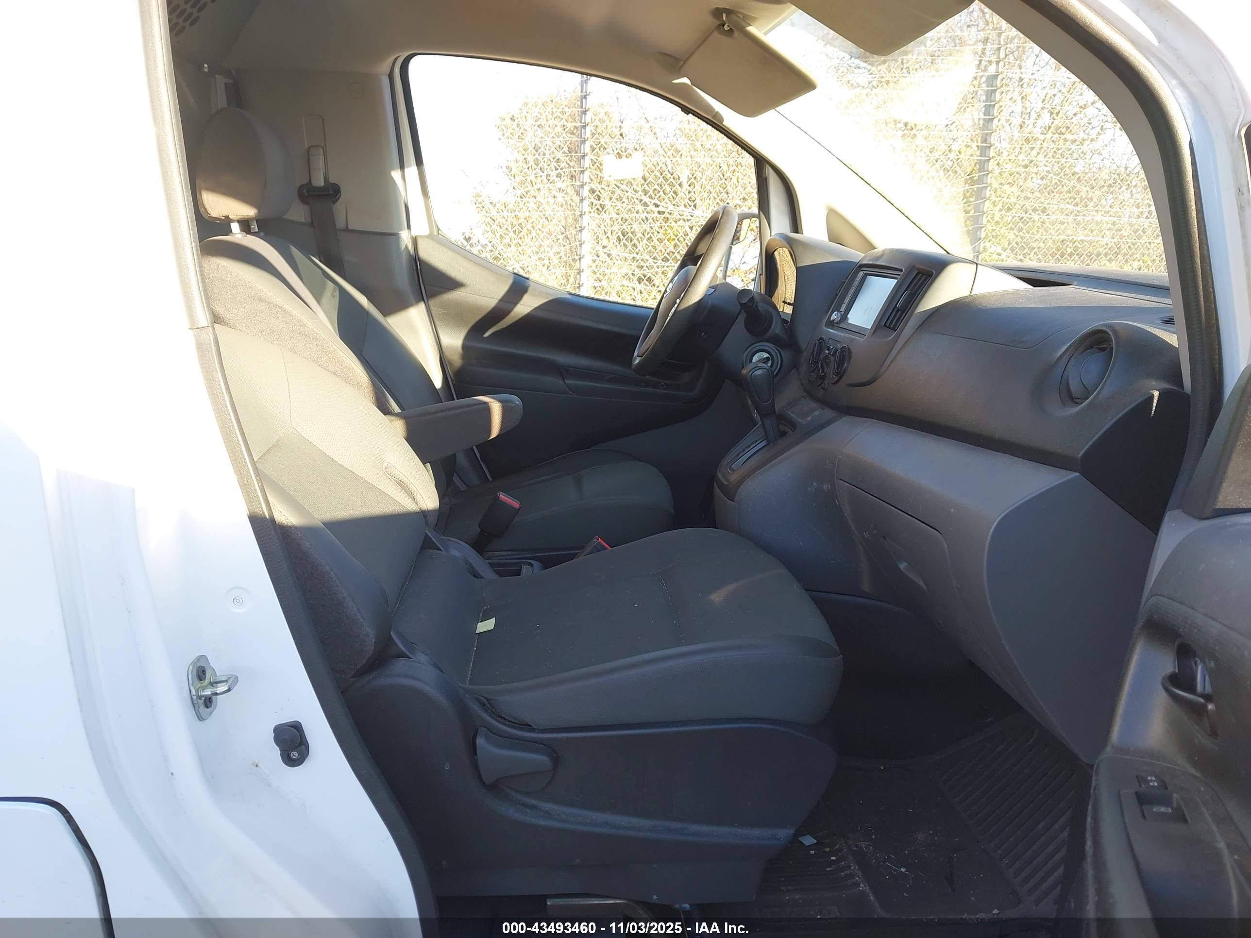 NISSAN NV200 image 5