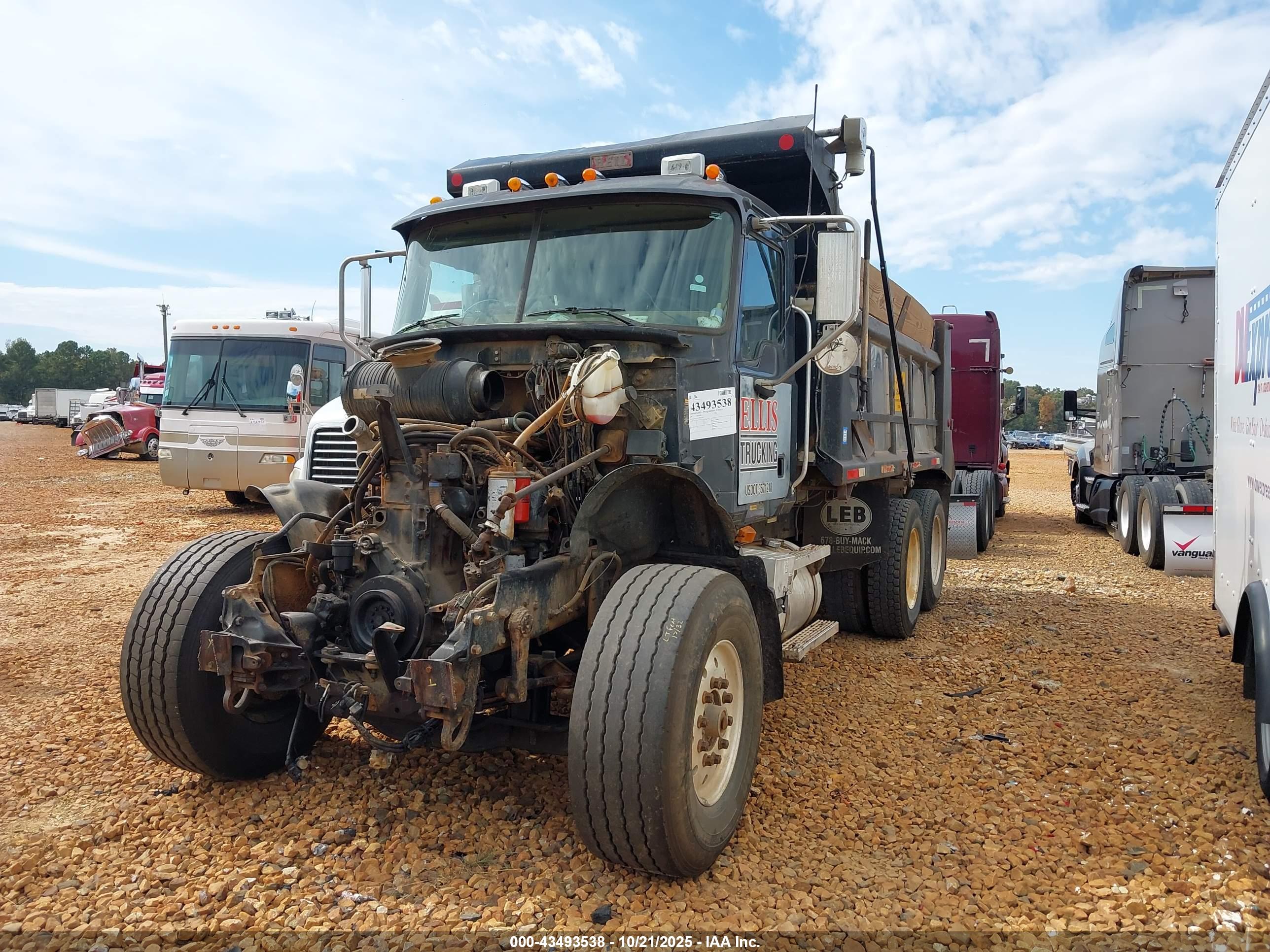 MACK 700 image 2