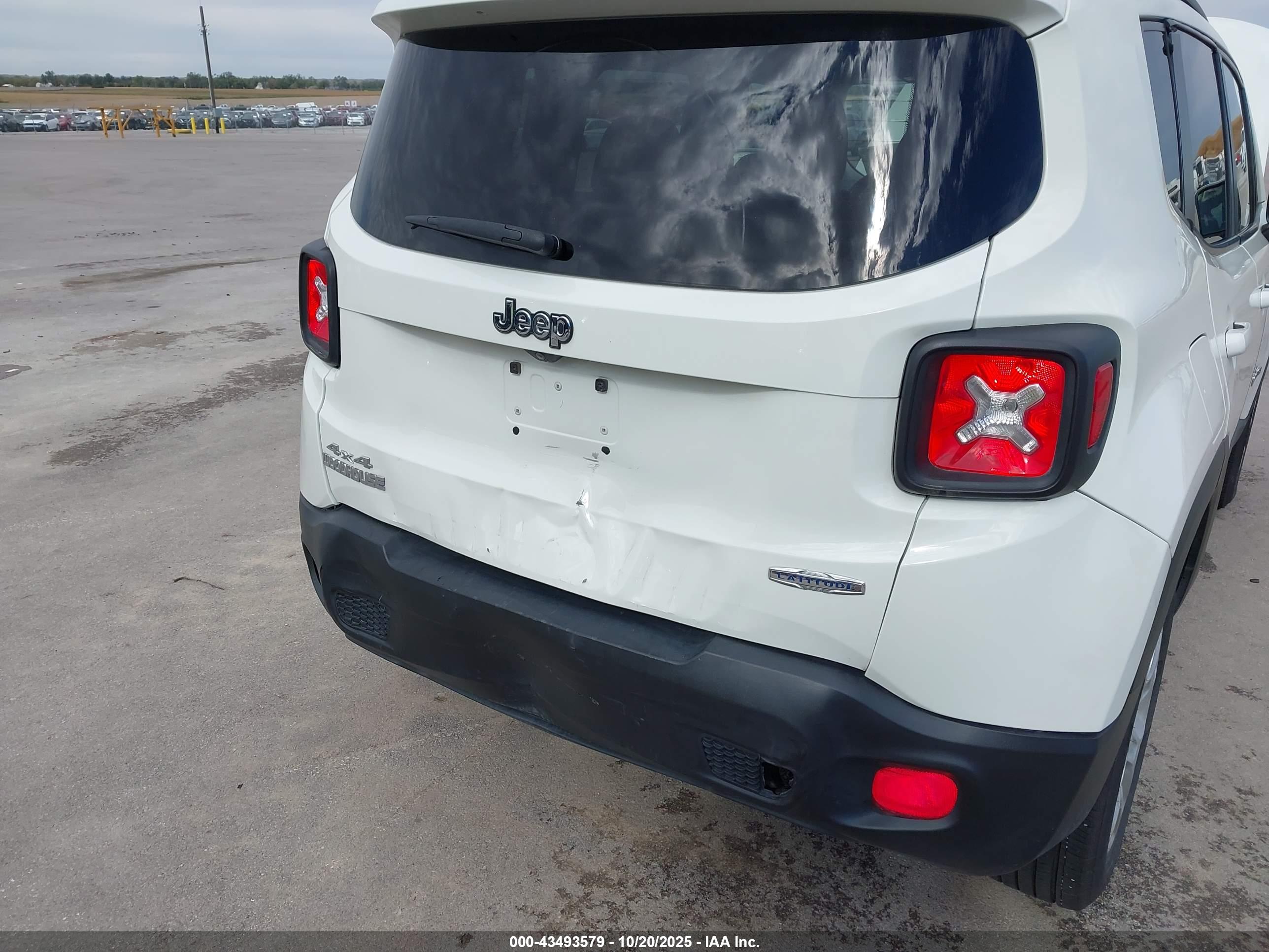JEEP RENEGADE image 6