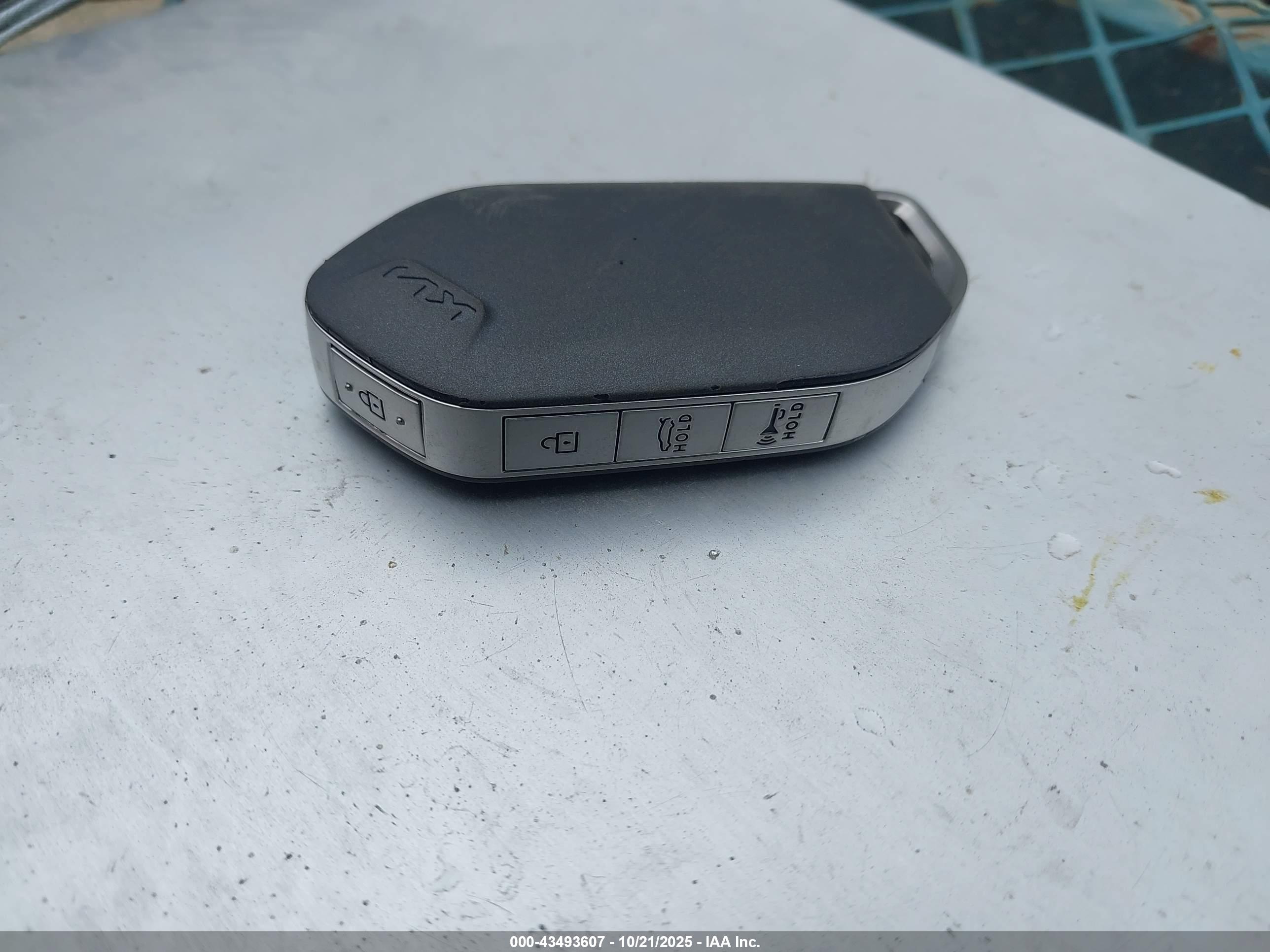 KIA K5 image 11