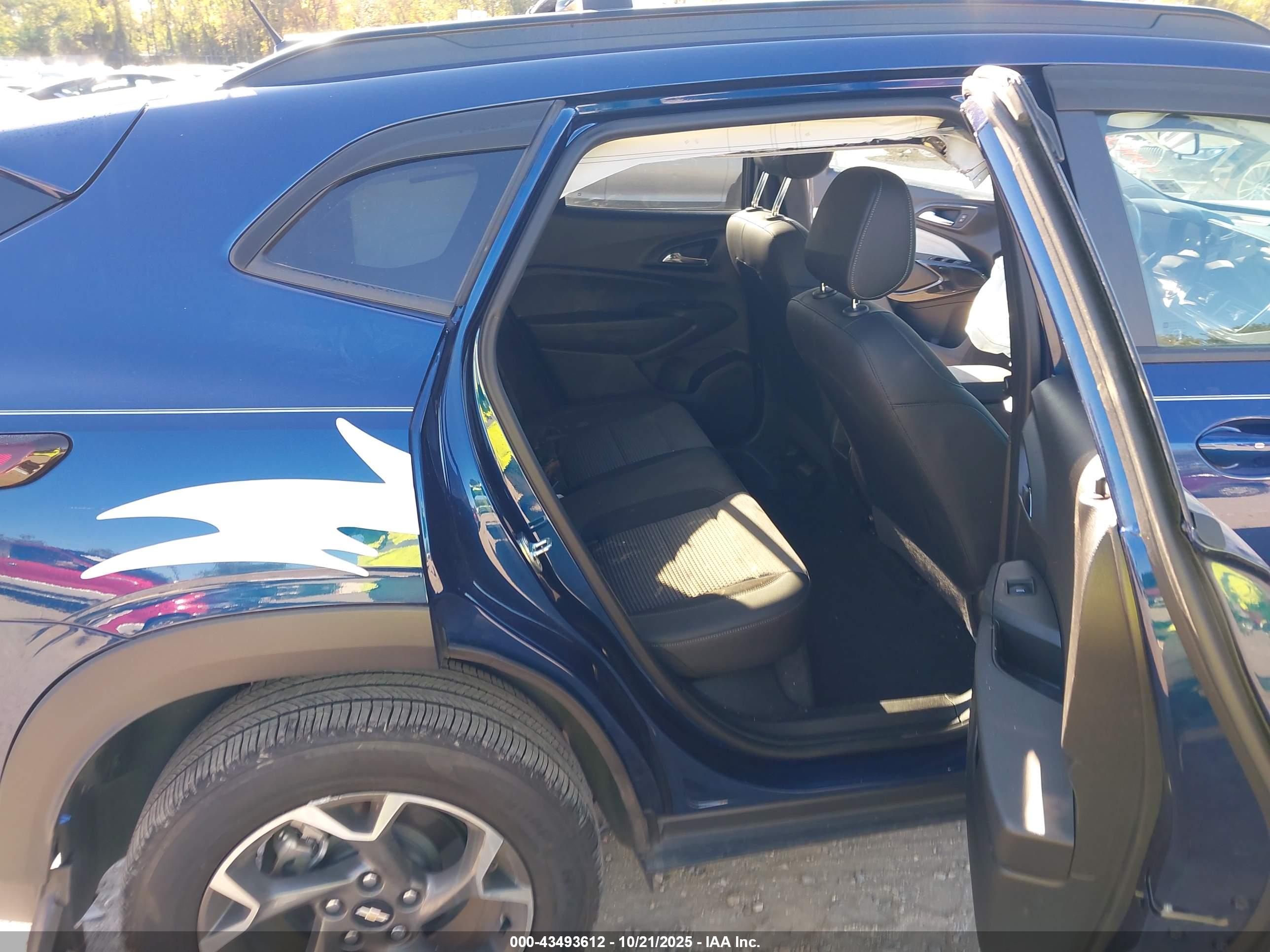 CHEVROLET TRAX image 8