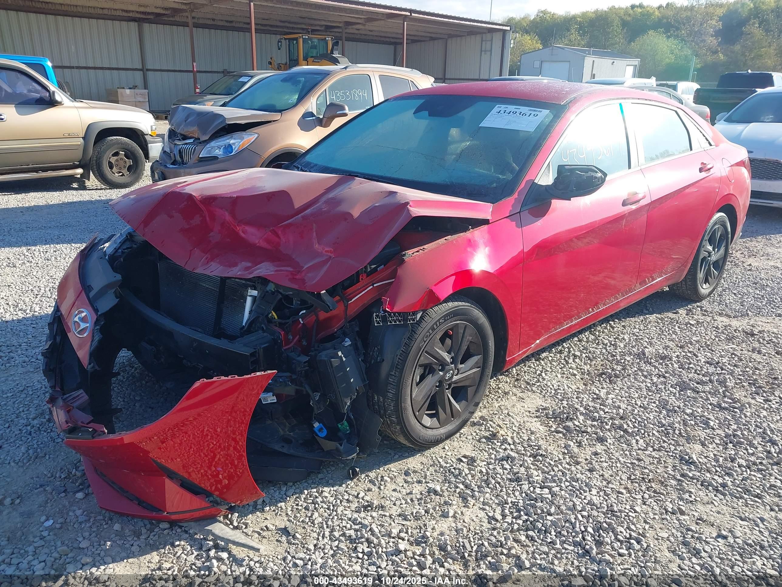 HYUNDAI ELANTRA image 2