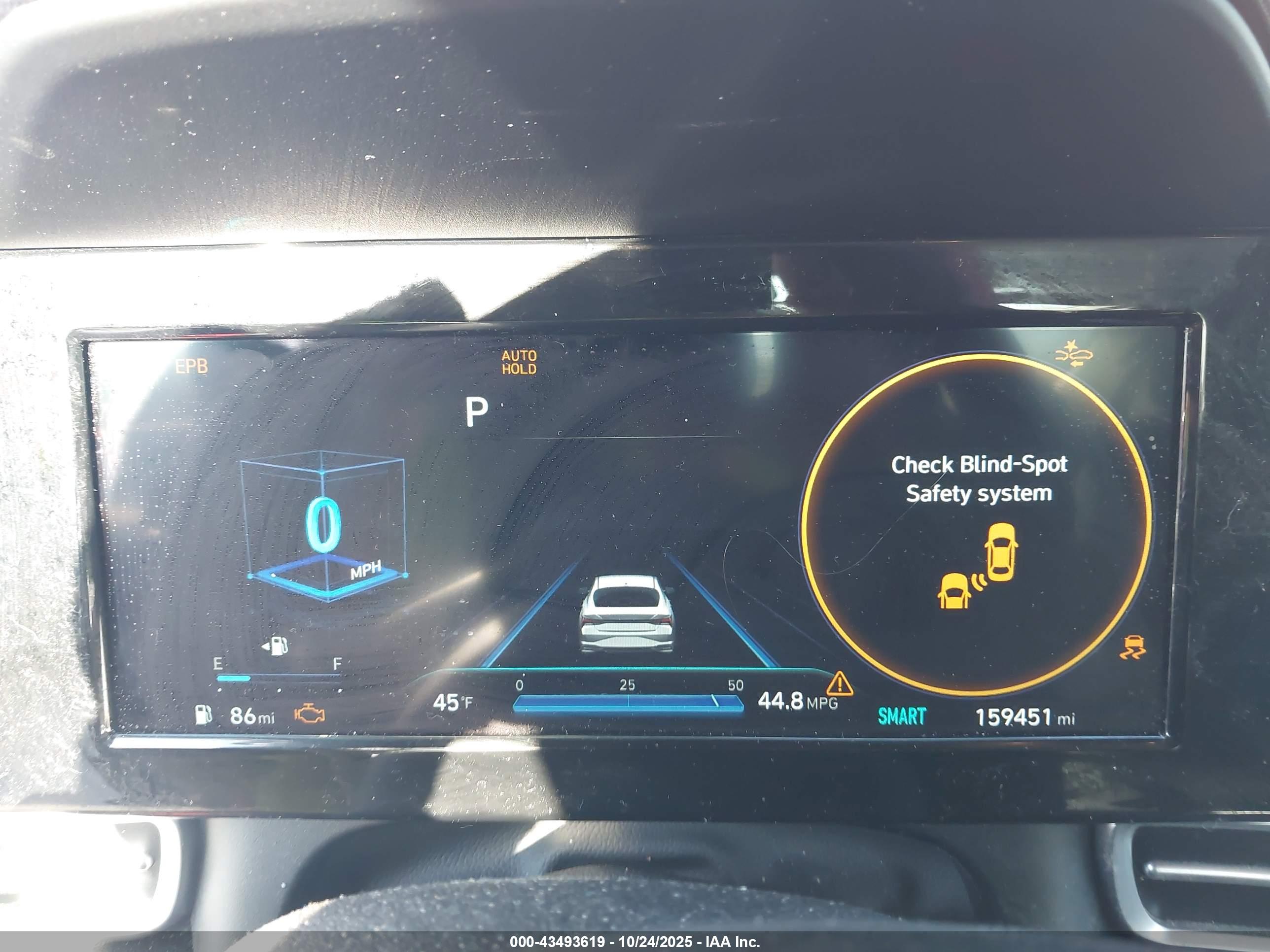 HYUNDAI ELANTRA image 7