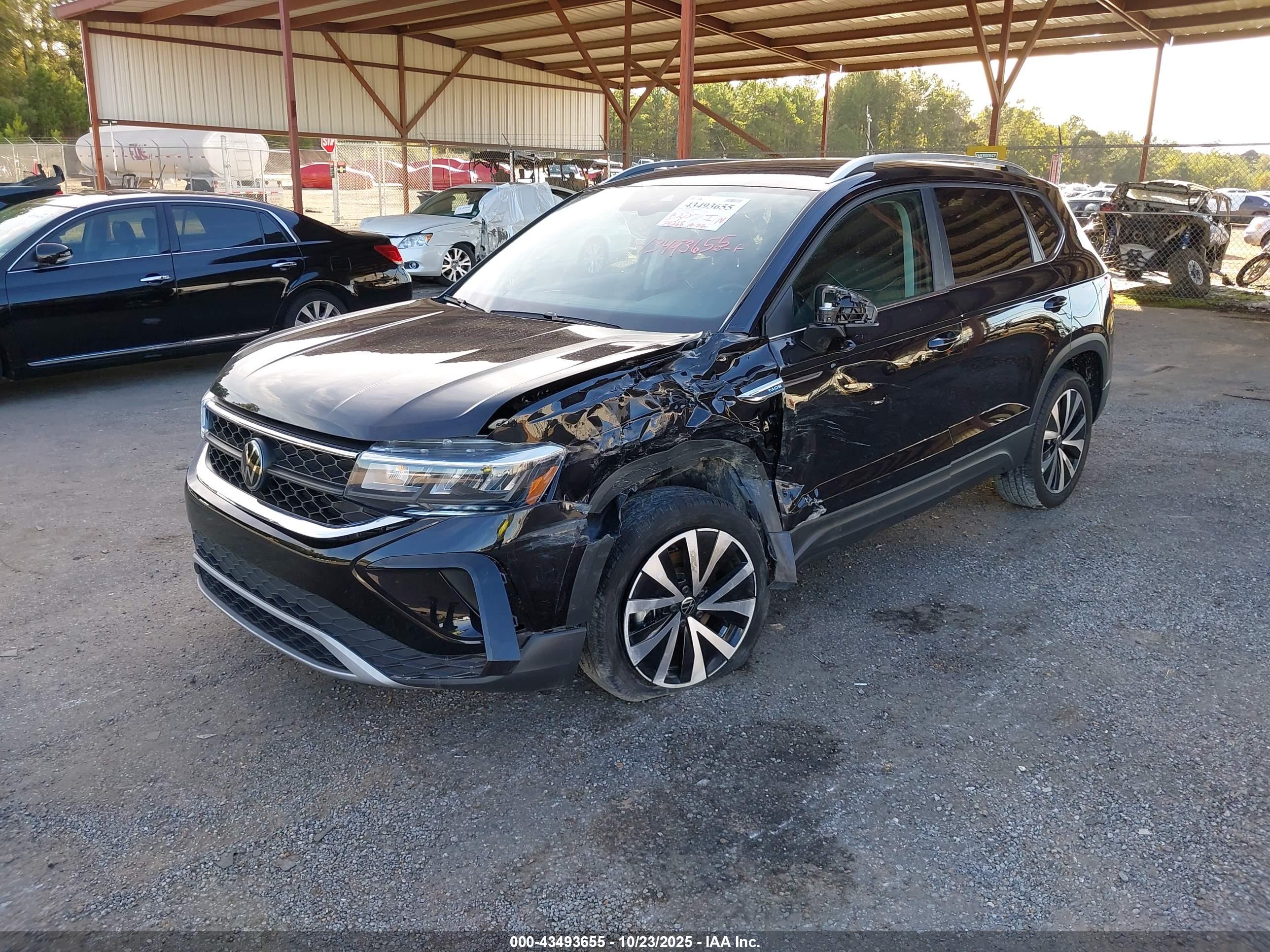 VOLKSWAGEN TAOS image 2