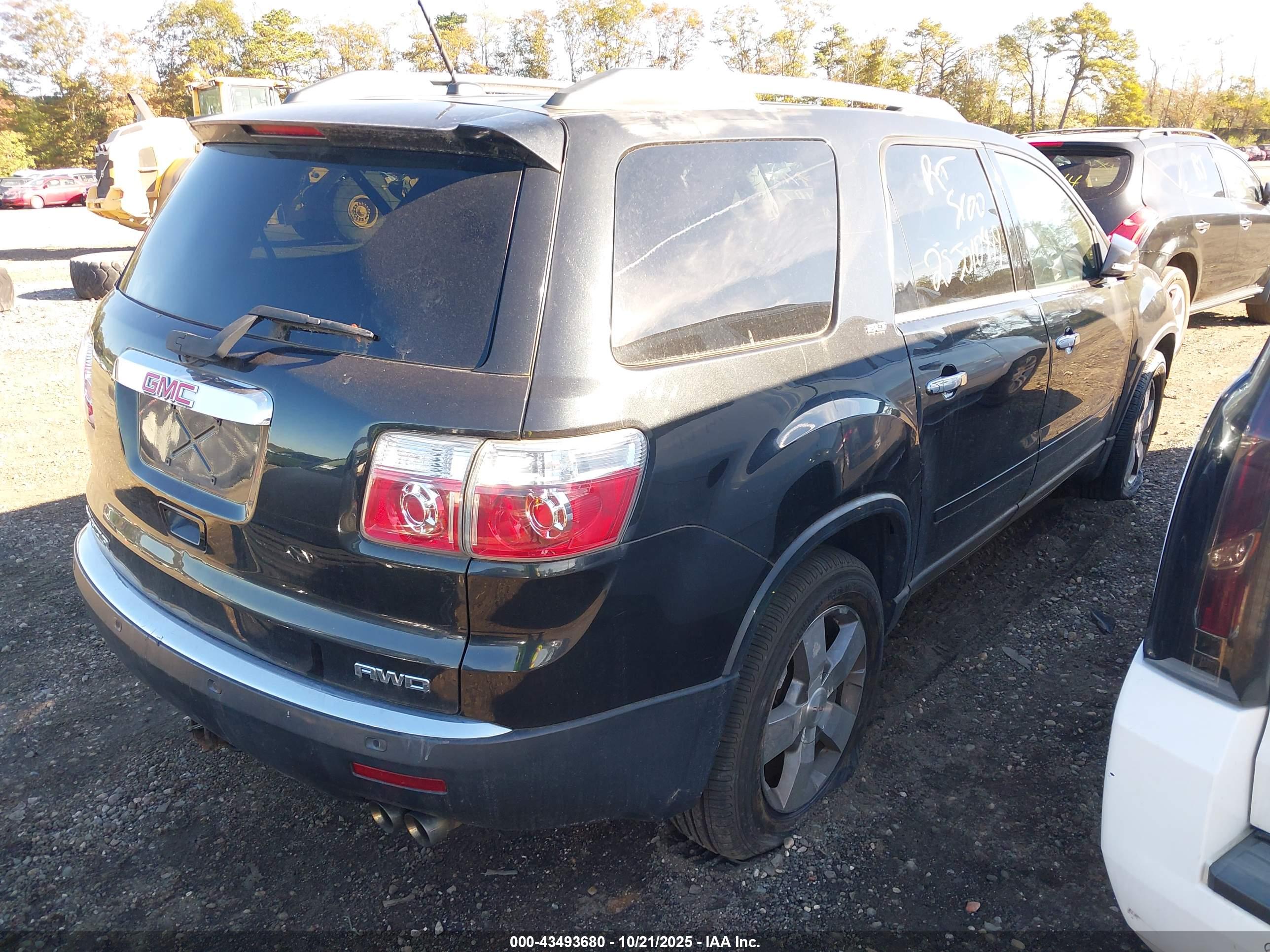 GMC ACADIA image 4