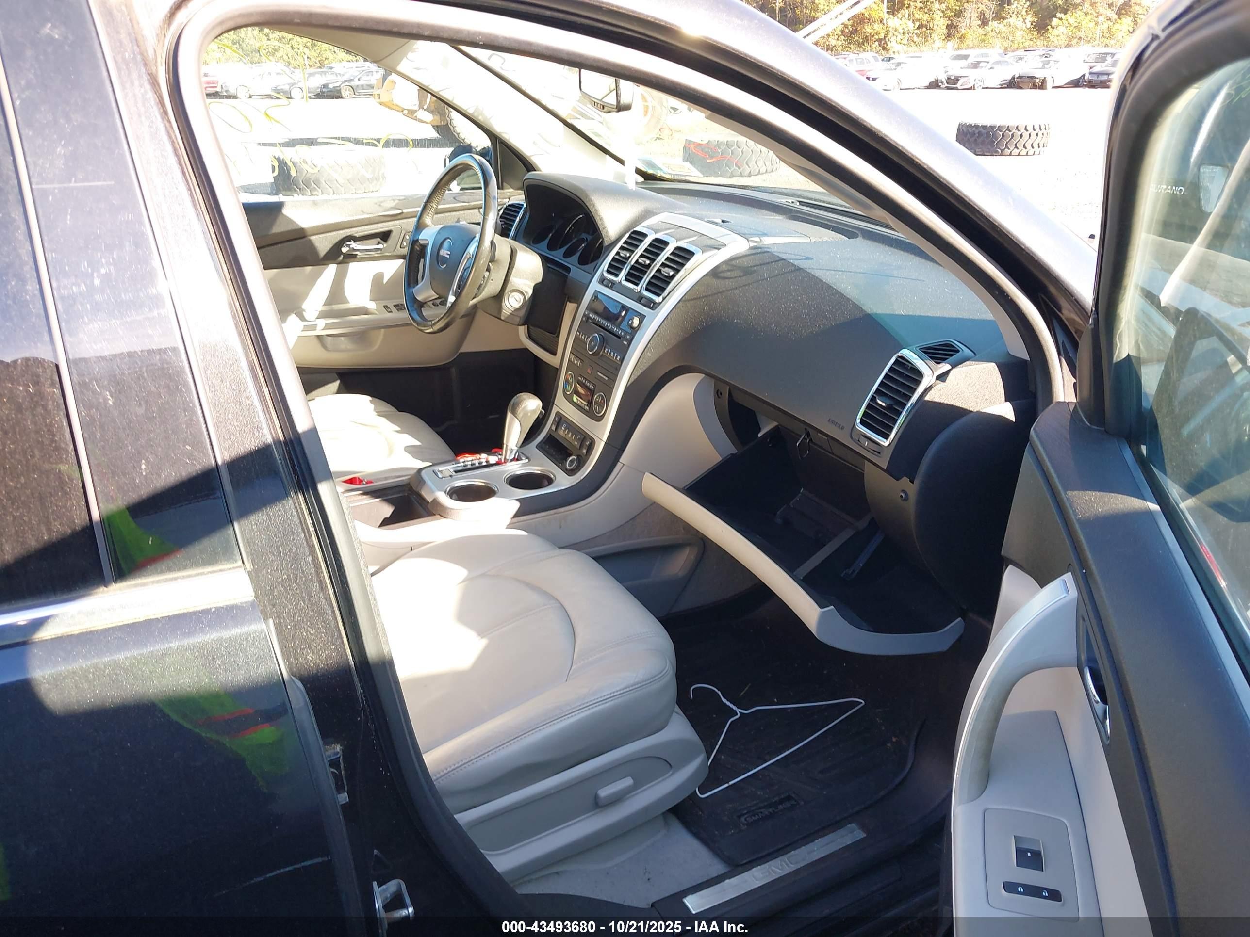 GMC ACADIA image 5