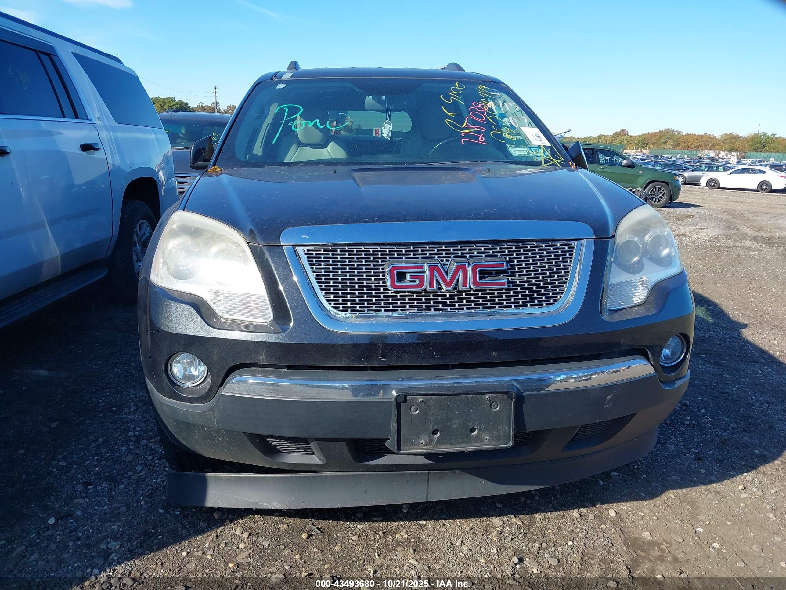 GMC ACADIA image 6