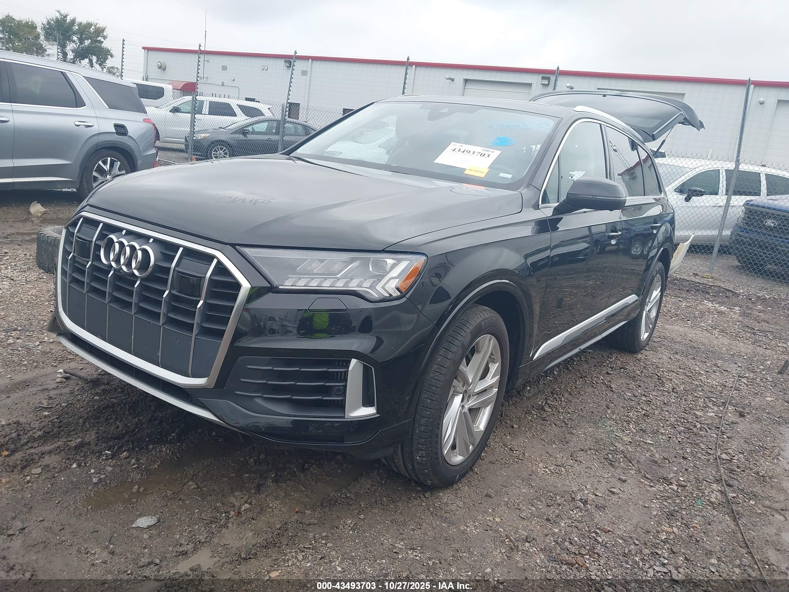 AUDI Q7 image 2