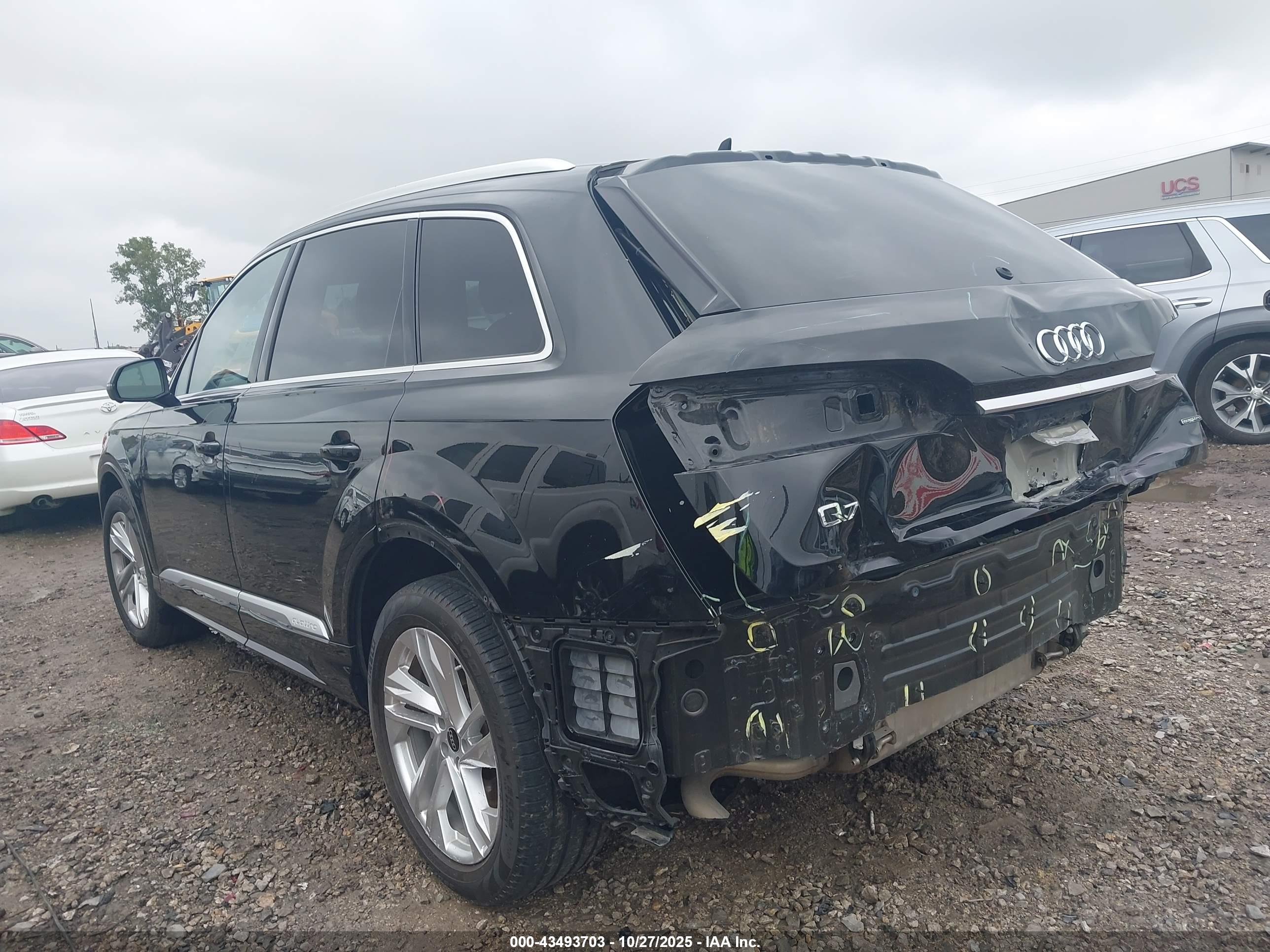 AUDI Q7 image 3