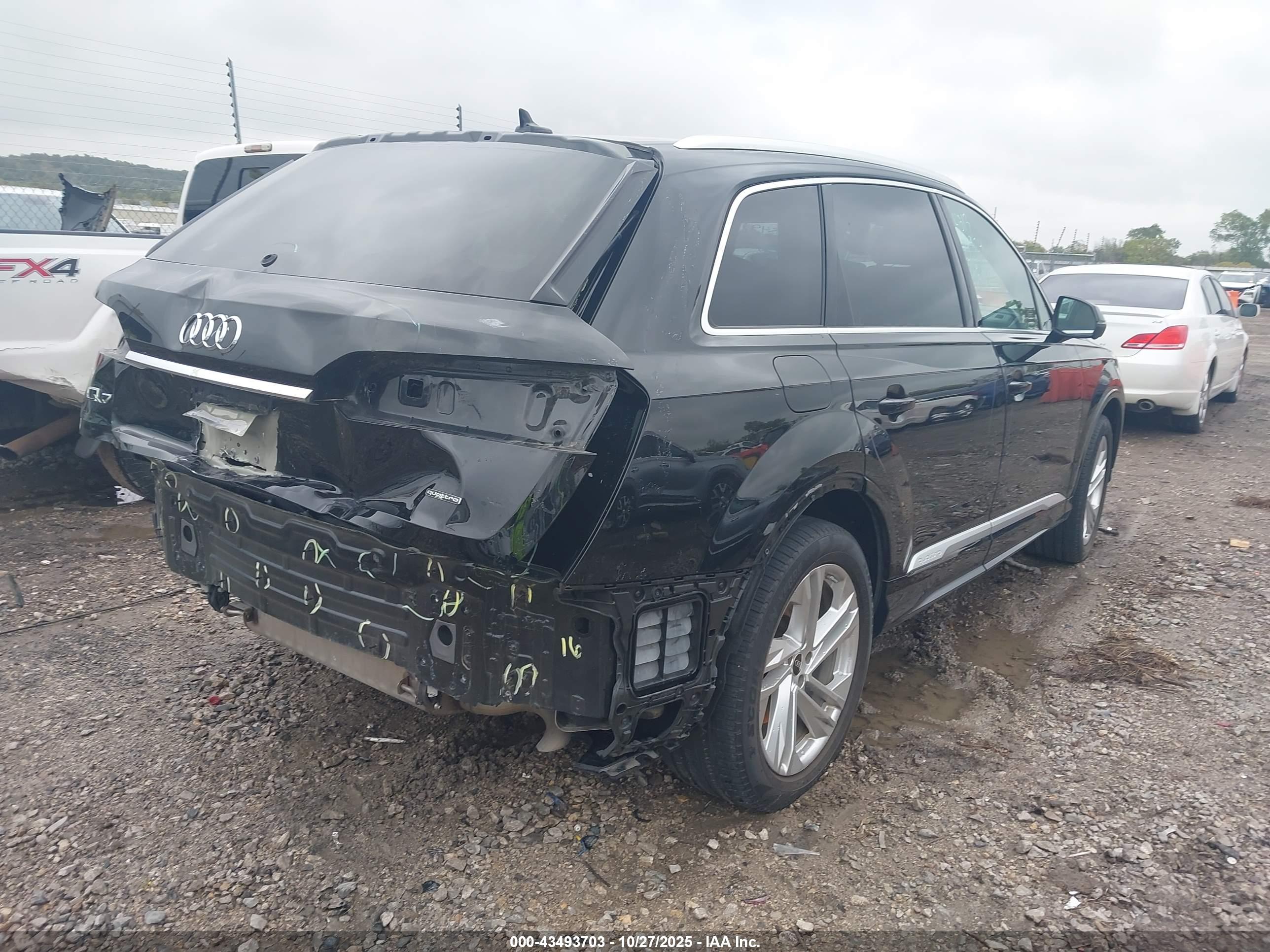 AUDI Q7 image 4