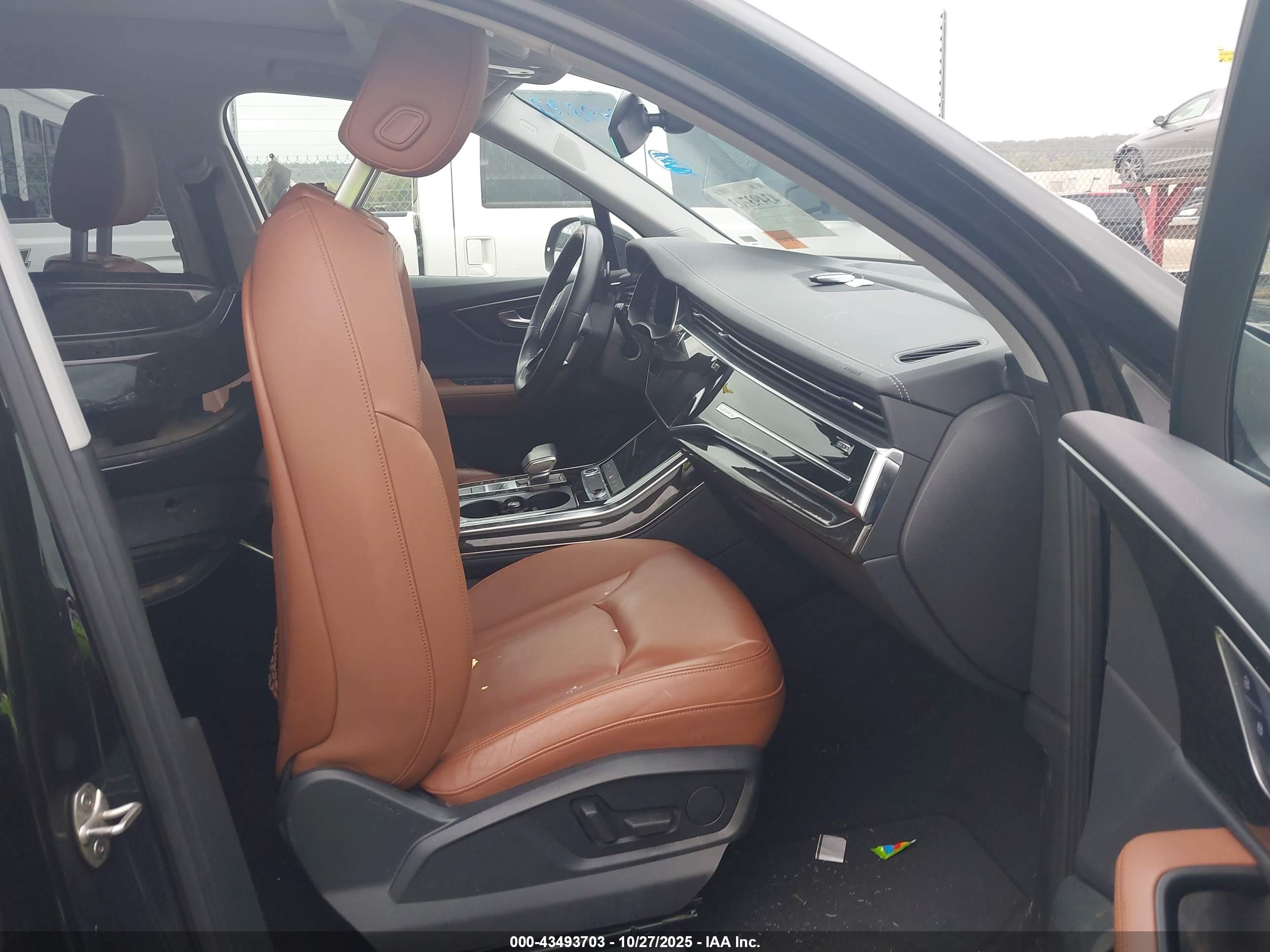 AUDI Q7 image 5