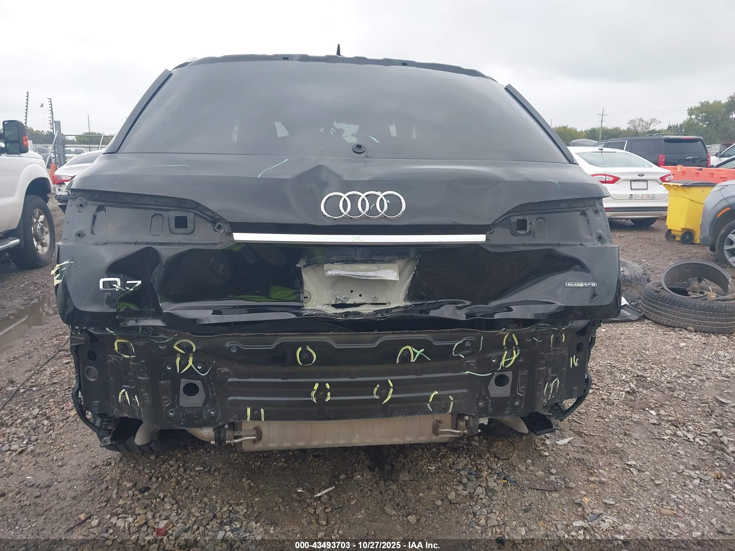 AUDI Q7 image 6