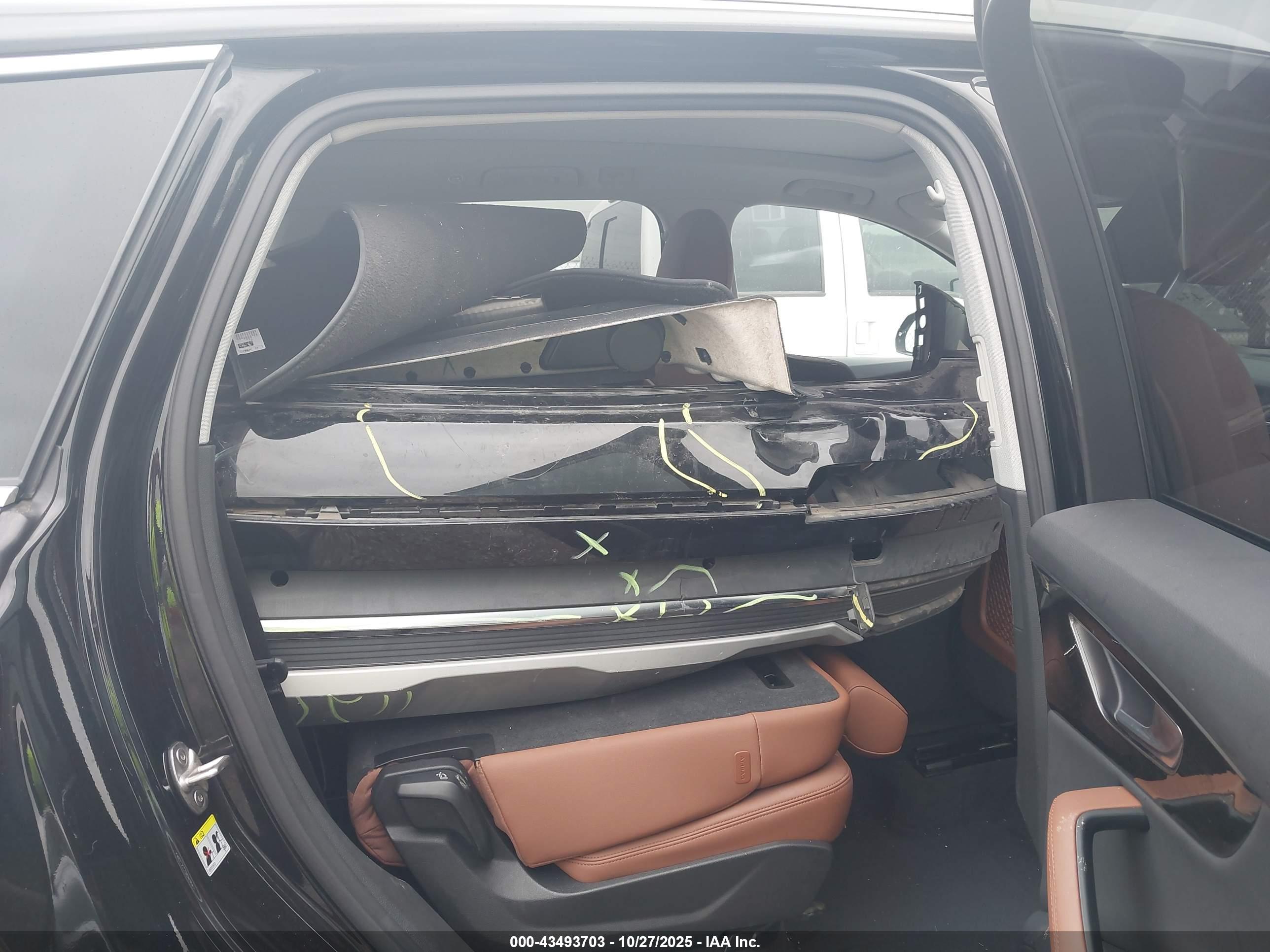 AUDI Q7 image 8