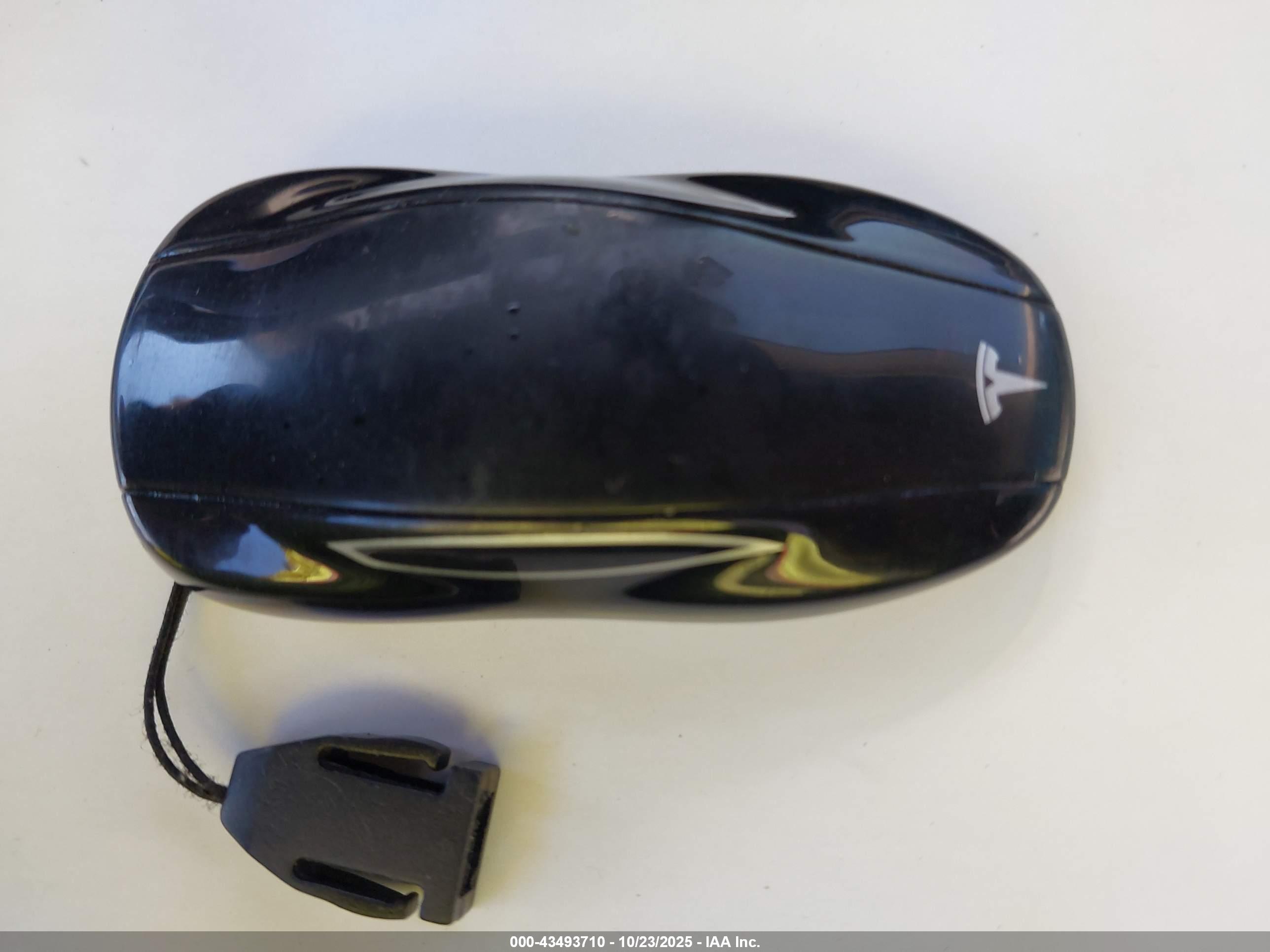TESLA MODEL image 11