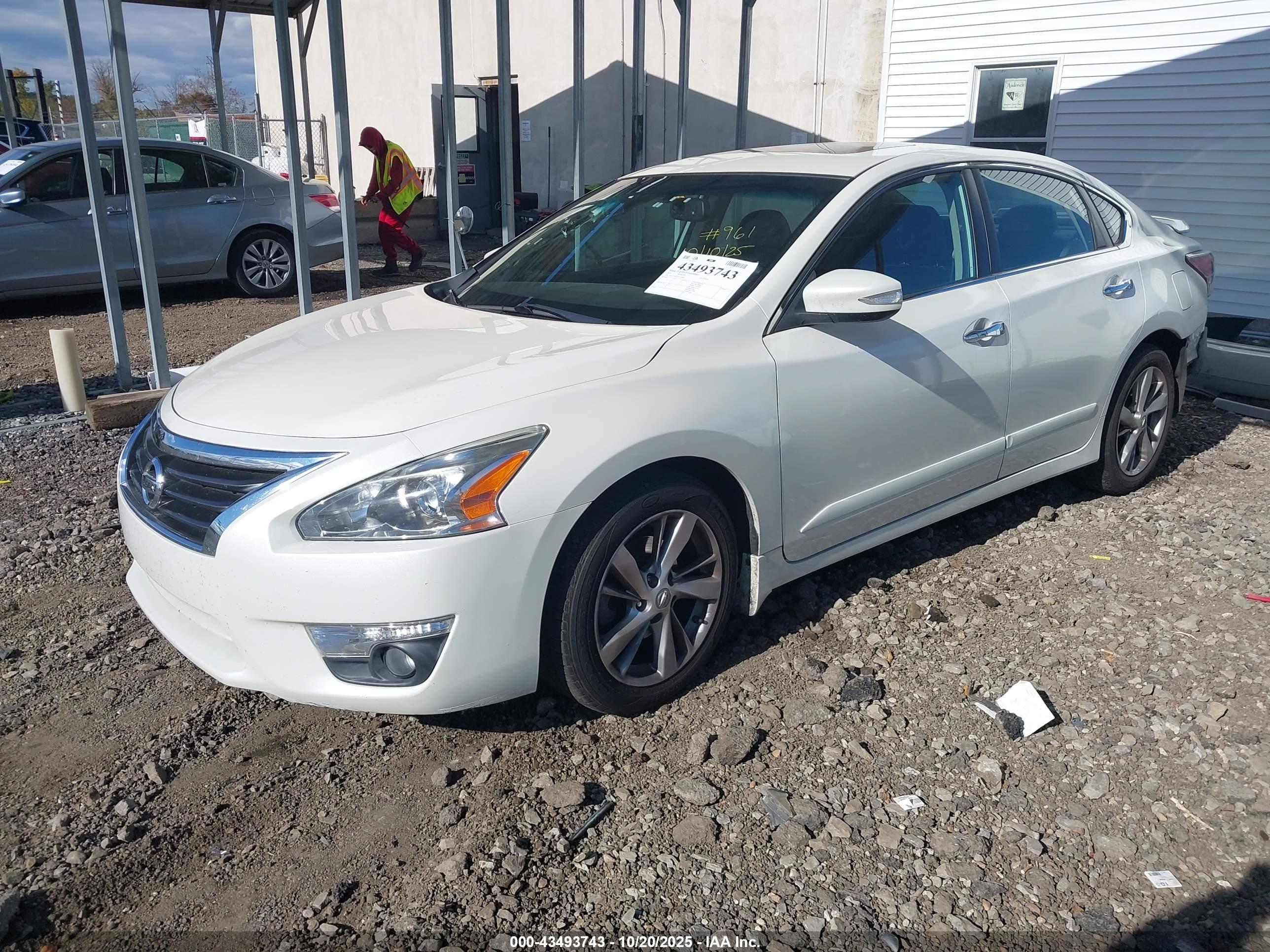 NISSAN ALTIMA image 2
