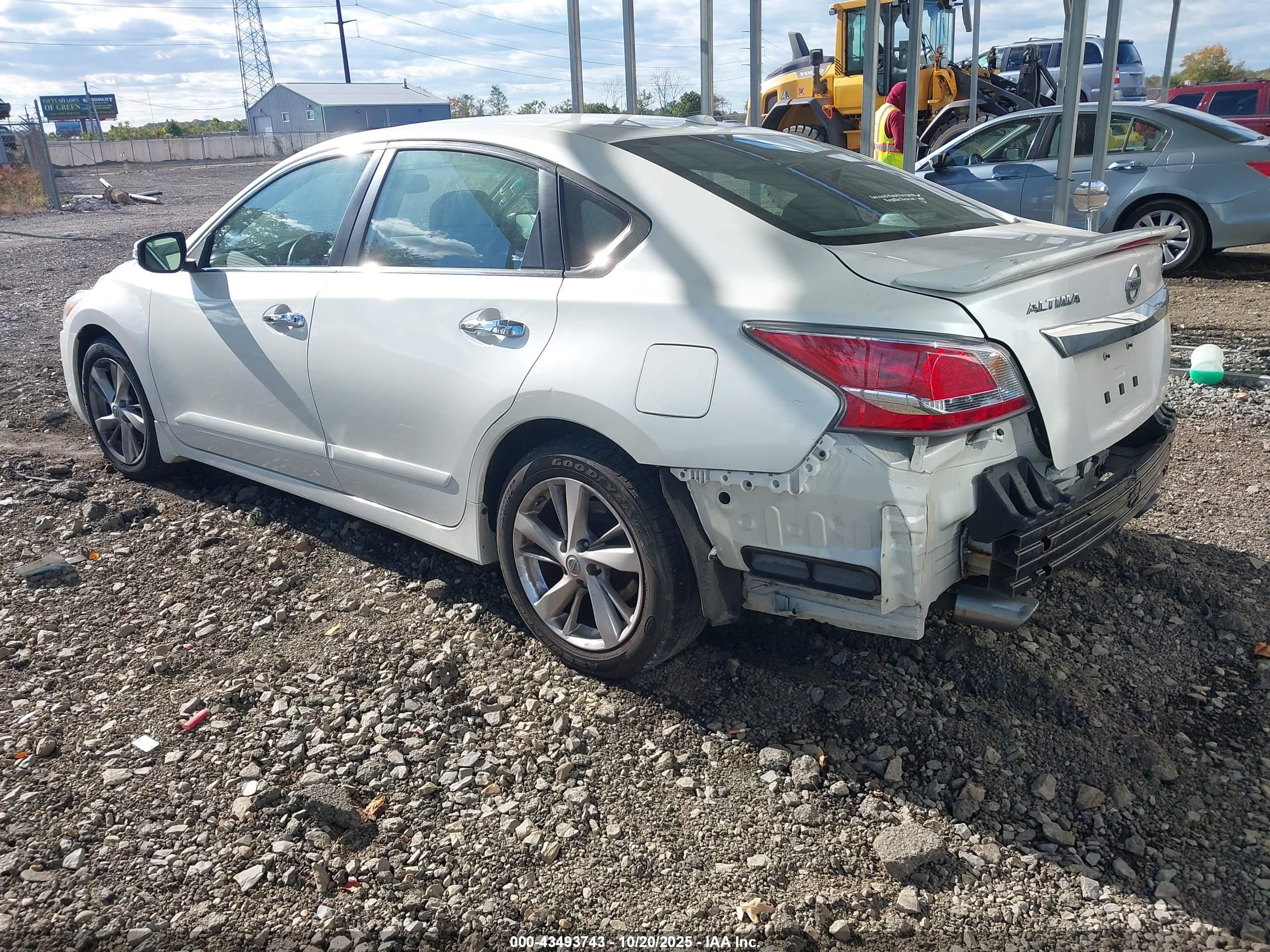 NISSAN ALTIMA image 3