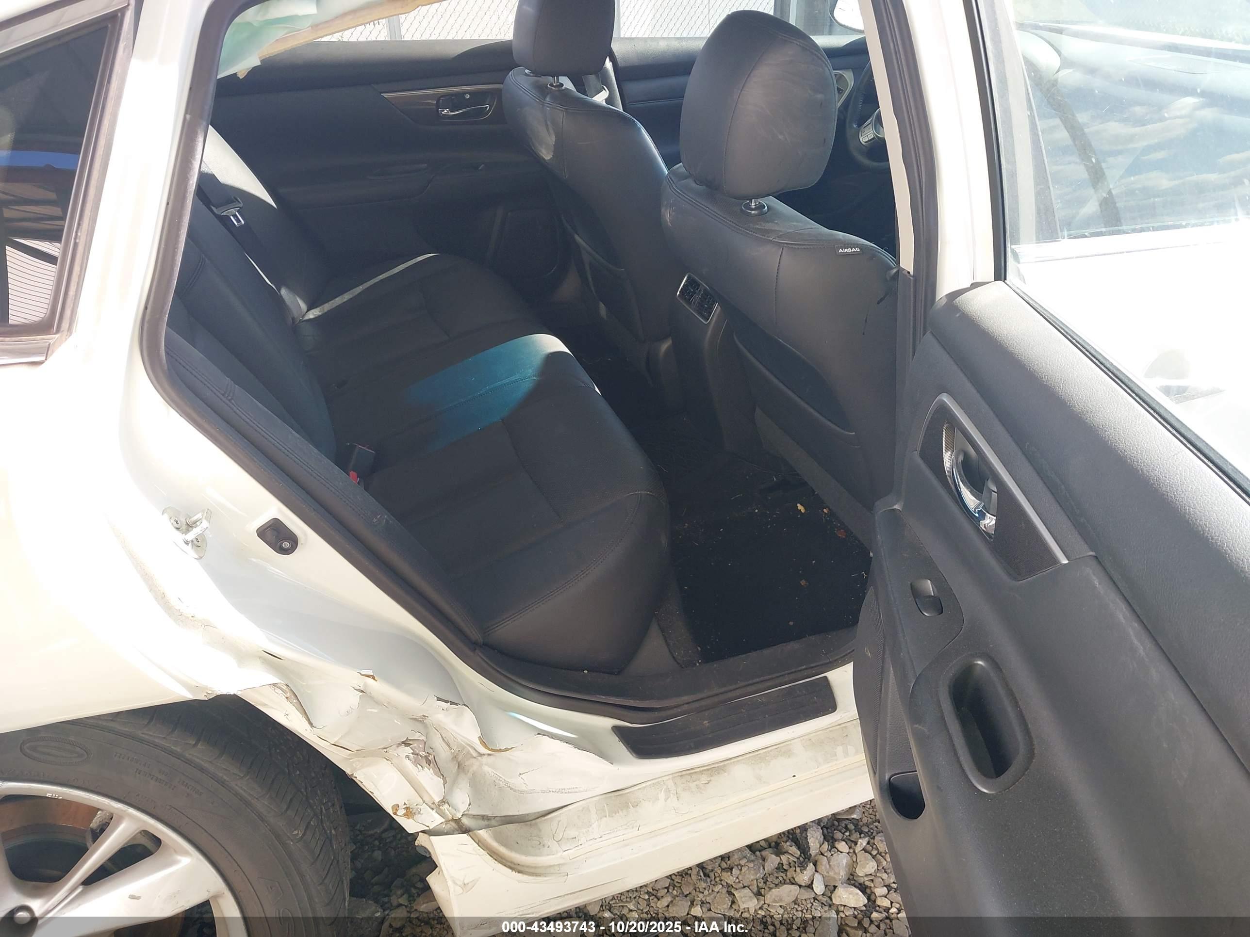 NISSAN ALTIMA image 8