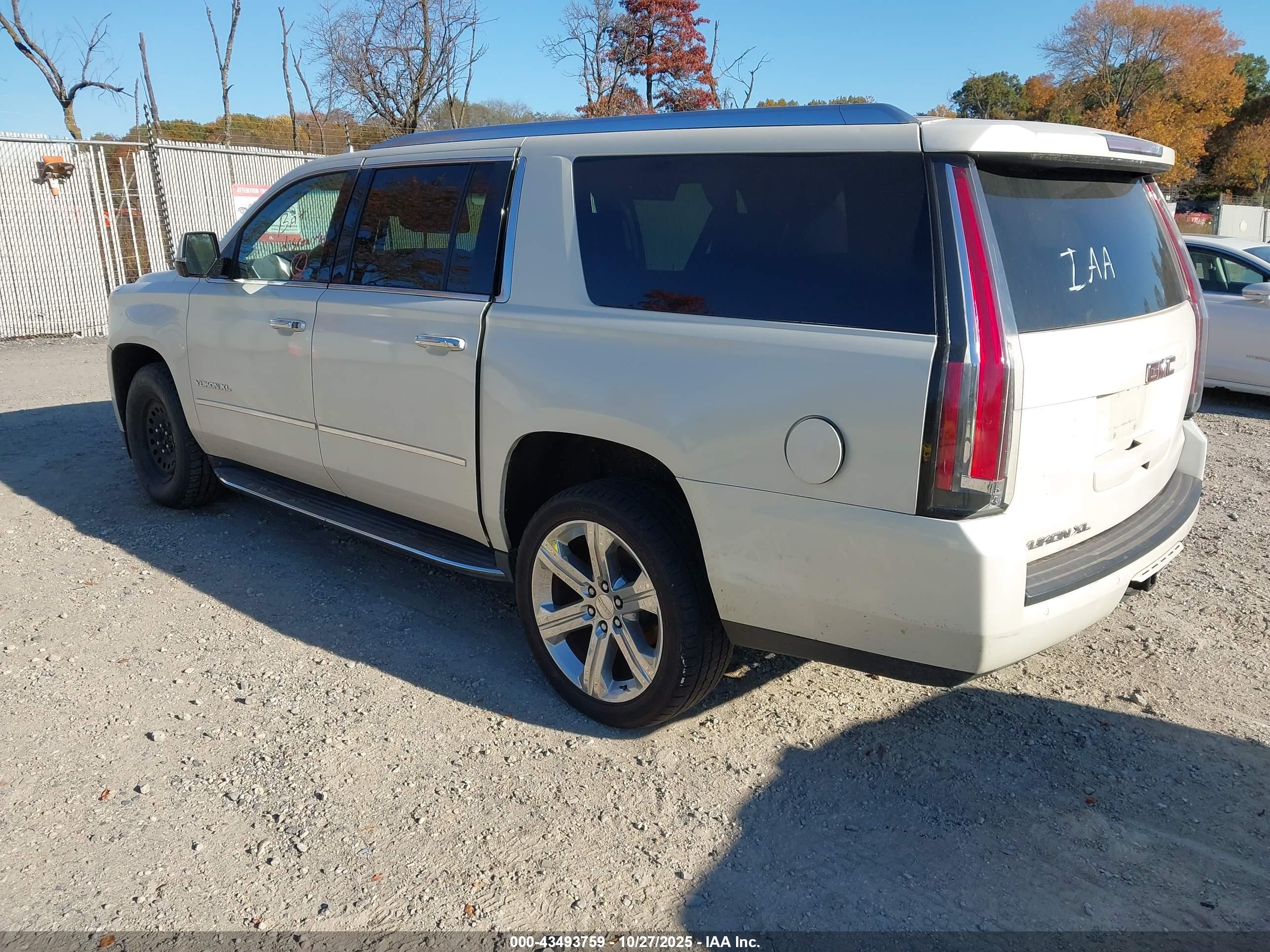 GMC YUKON image 3