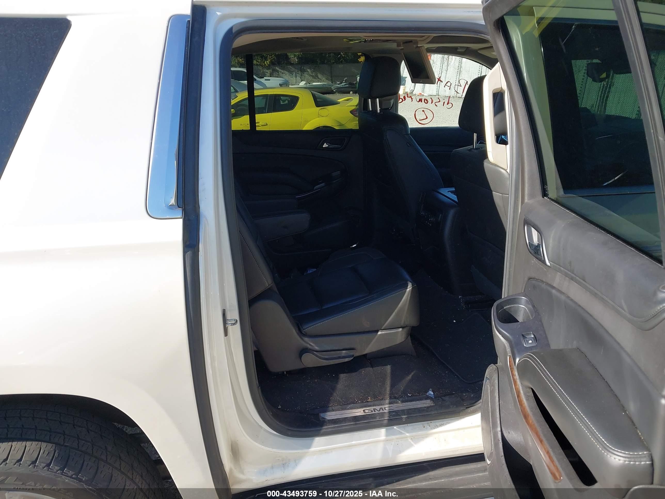 GMC YUKON image 8