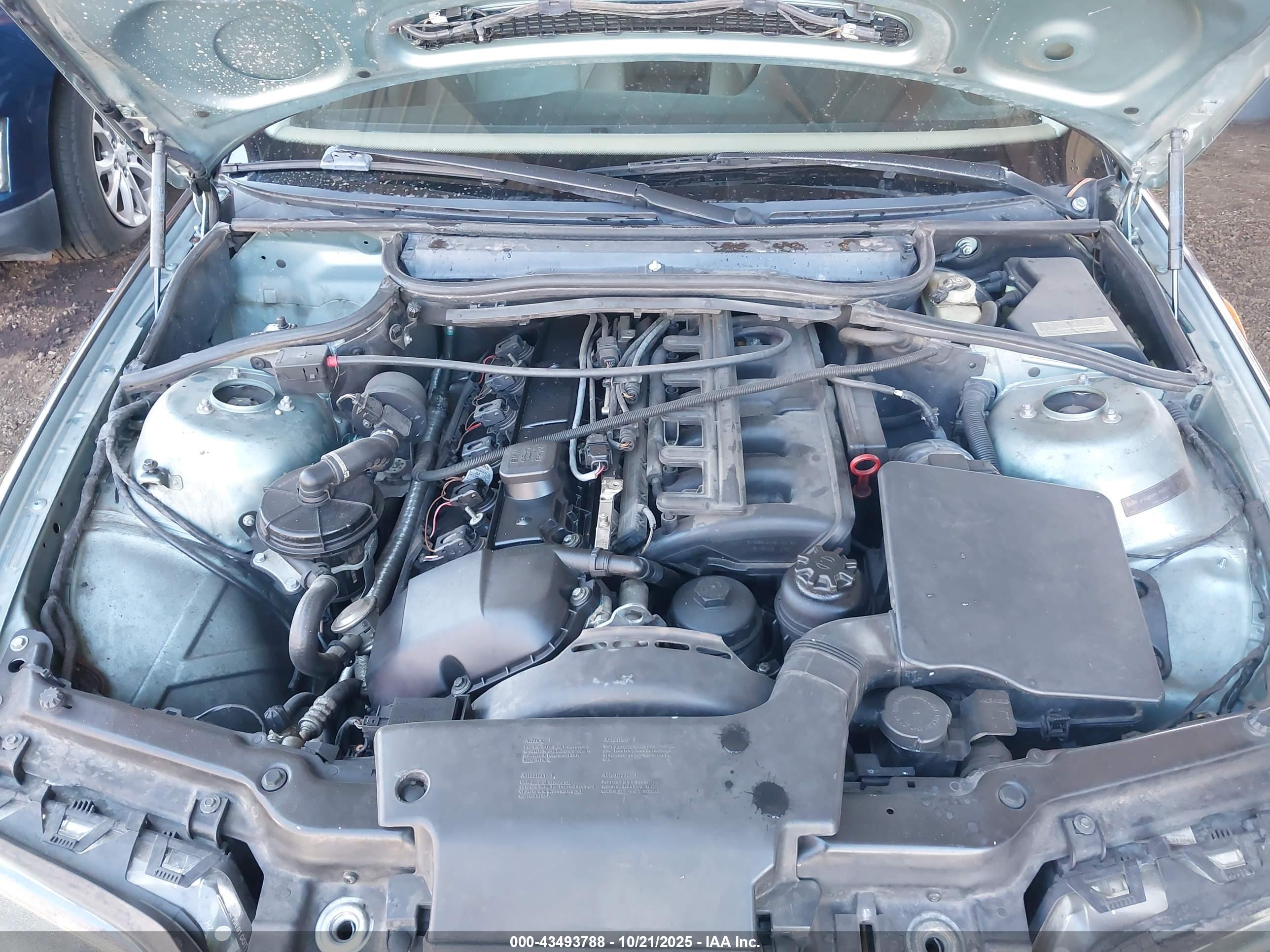BMW 325I image 10