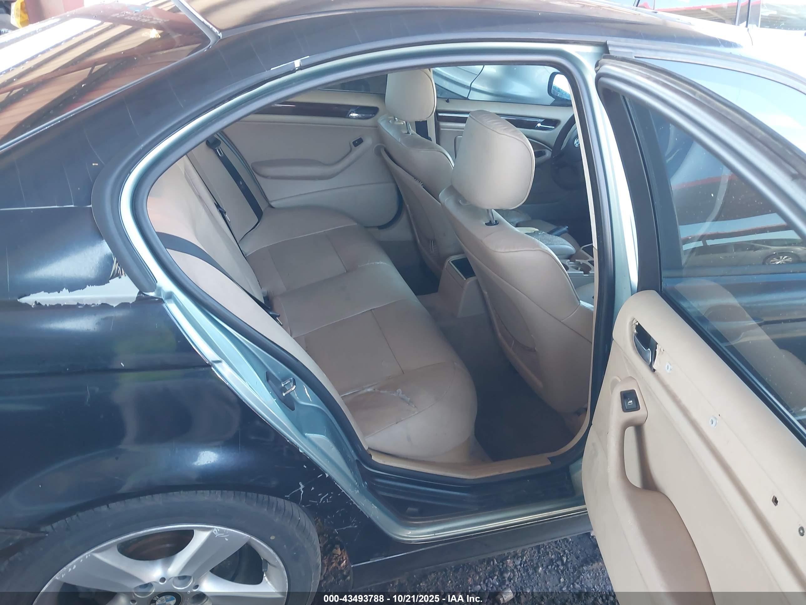 BMW 325I image 8
