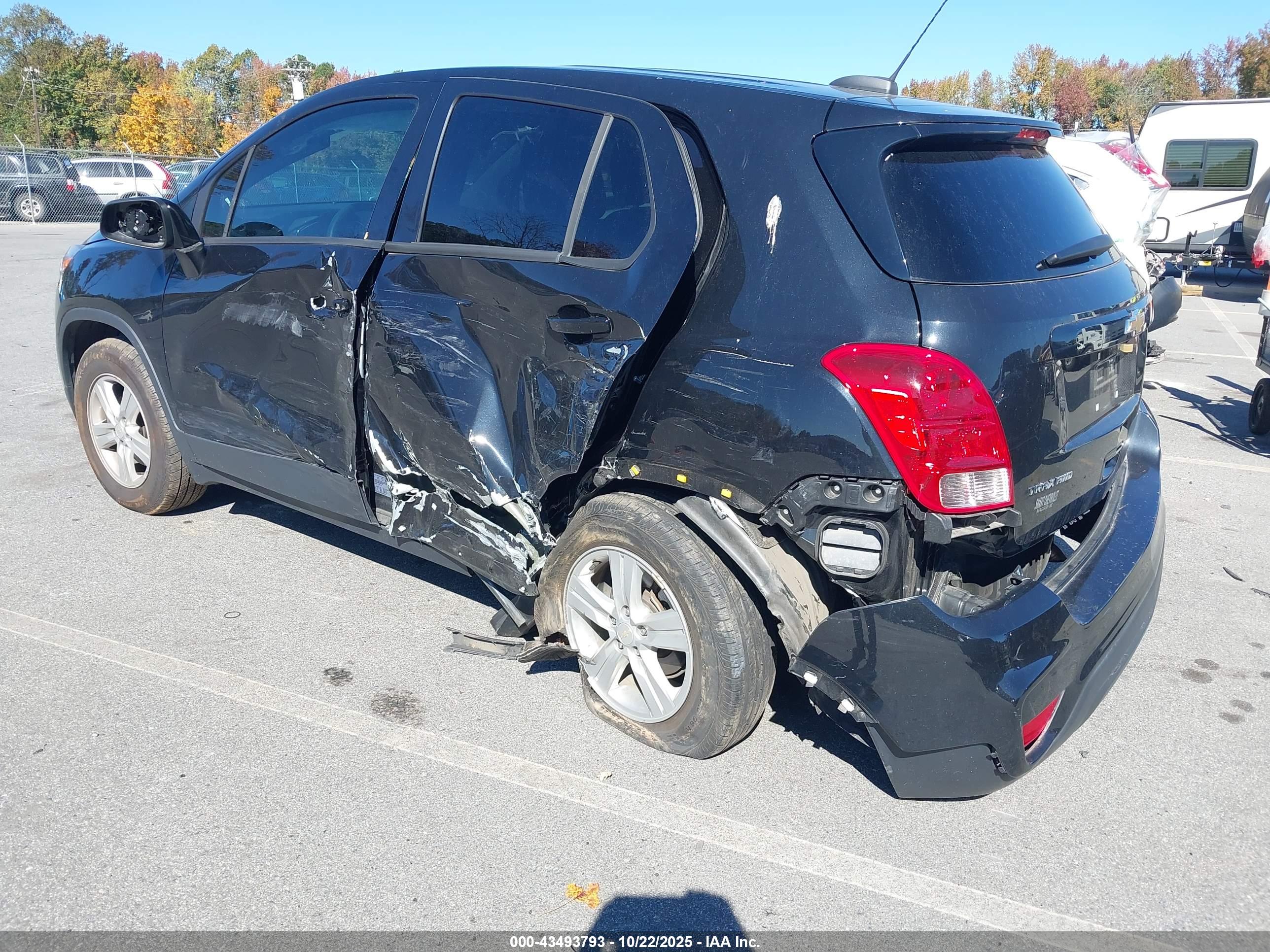 CHEVROLET TRAX image 3