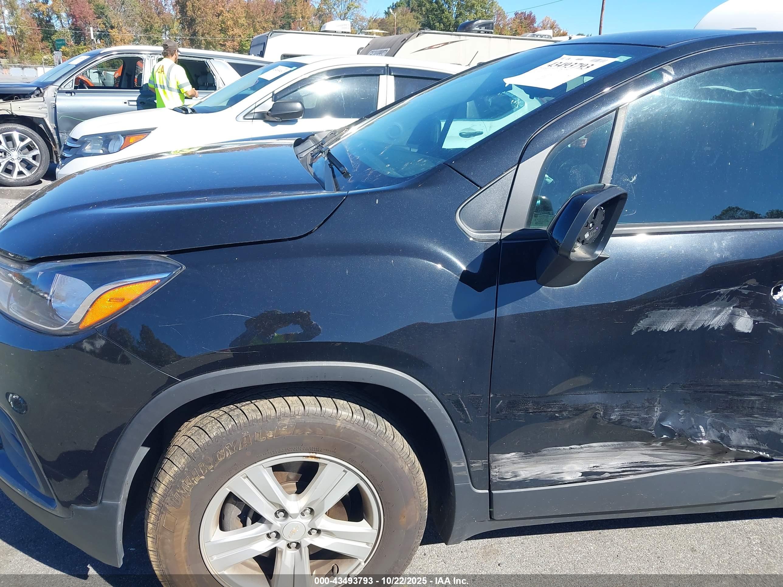 CHEVROLET TRAX image 6