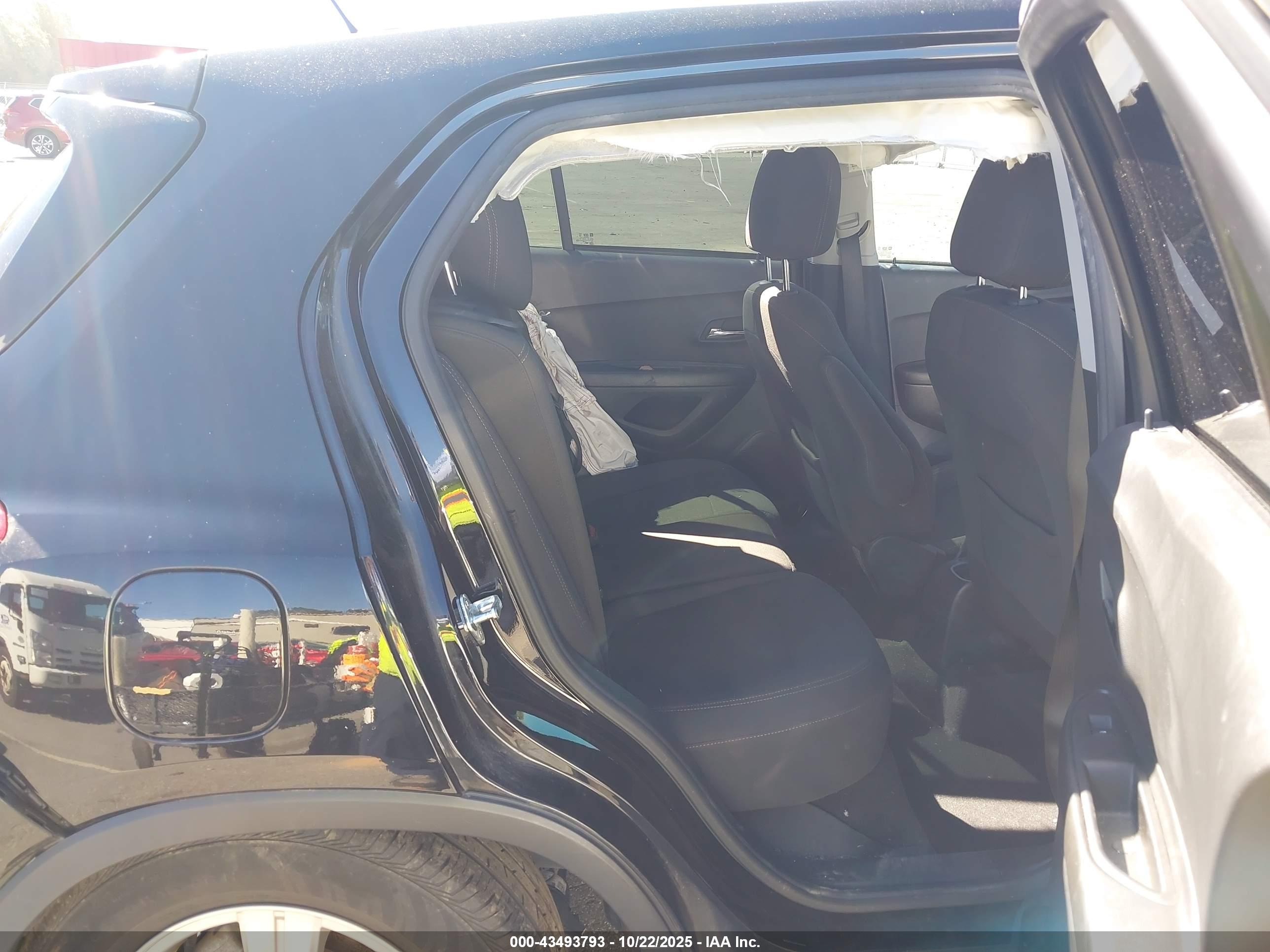 CHEVROLET TRAX image 8