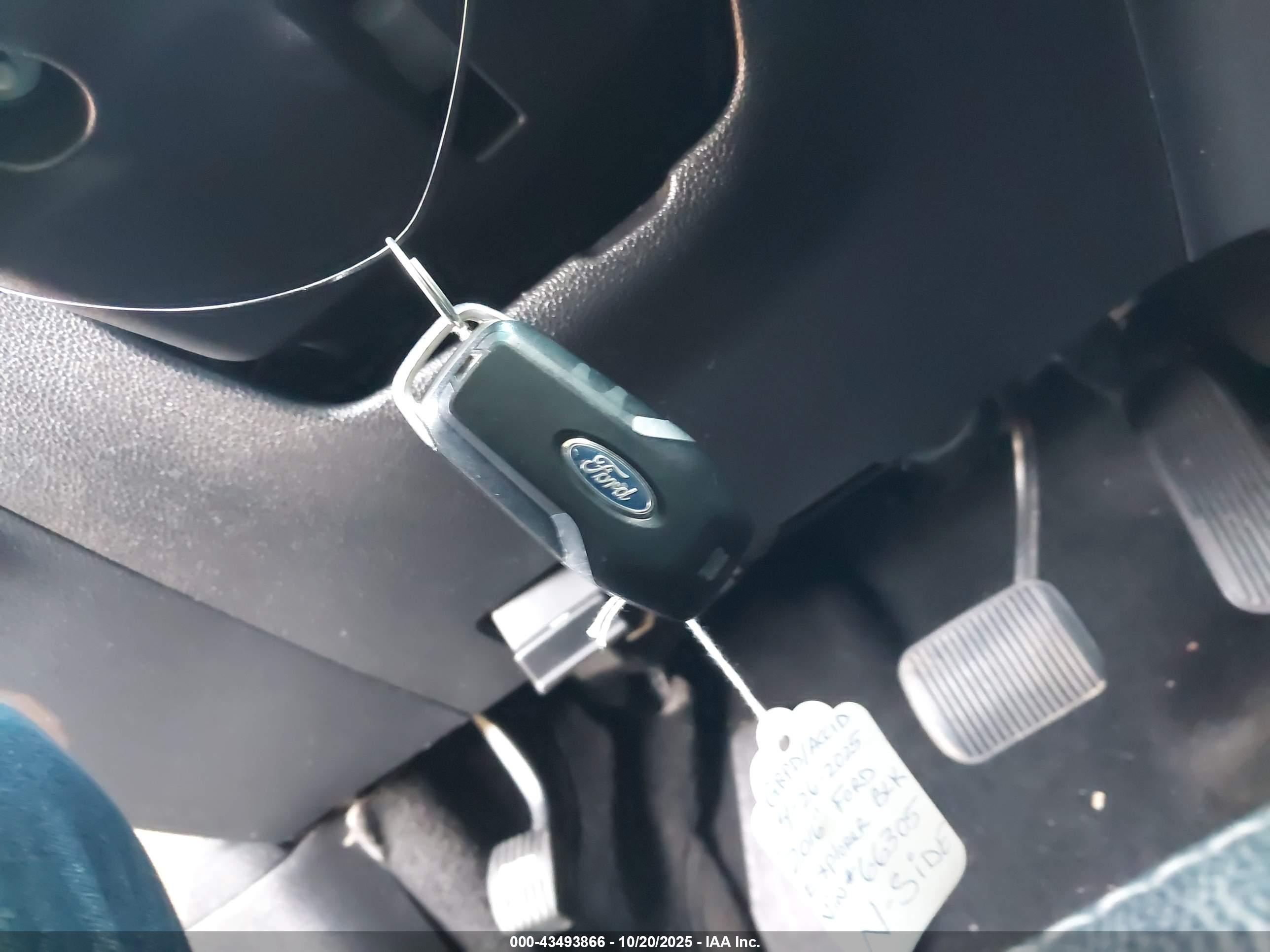 FORD EXPLORER image 11