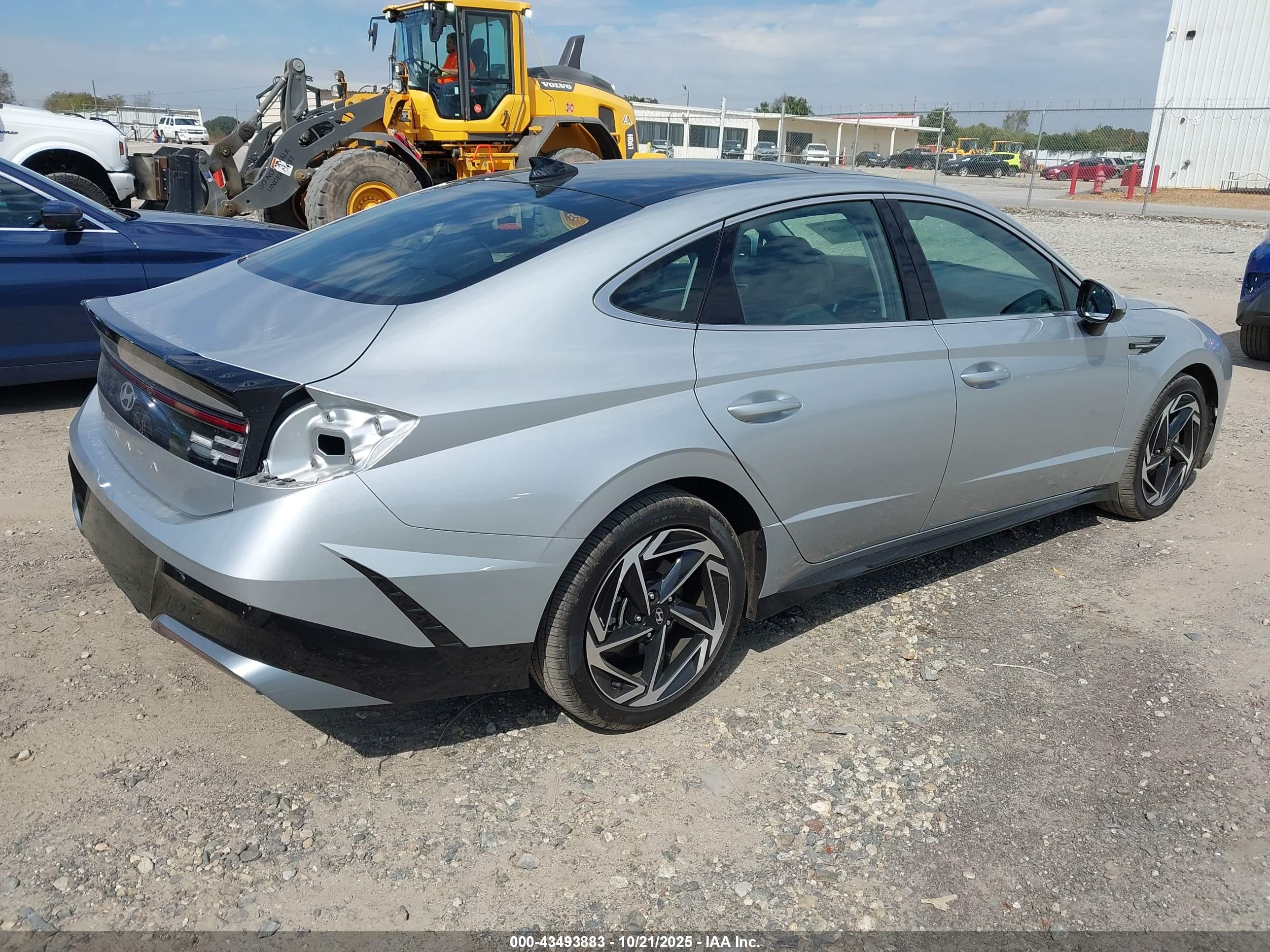 HYUNDAI SONATA image 4
