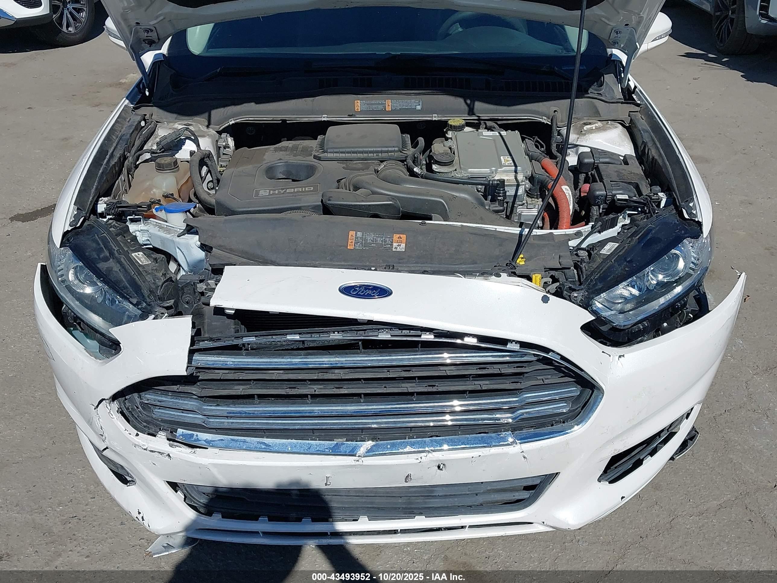 FORD FUSION image 10