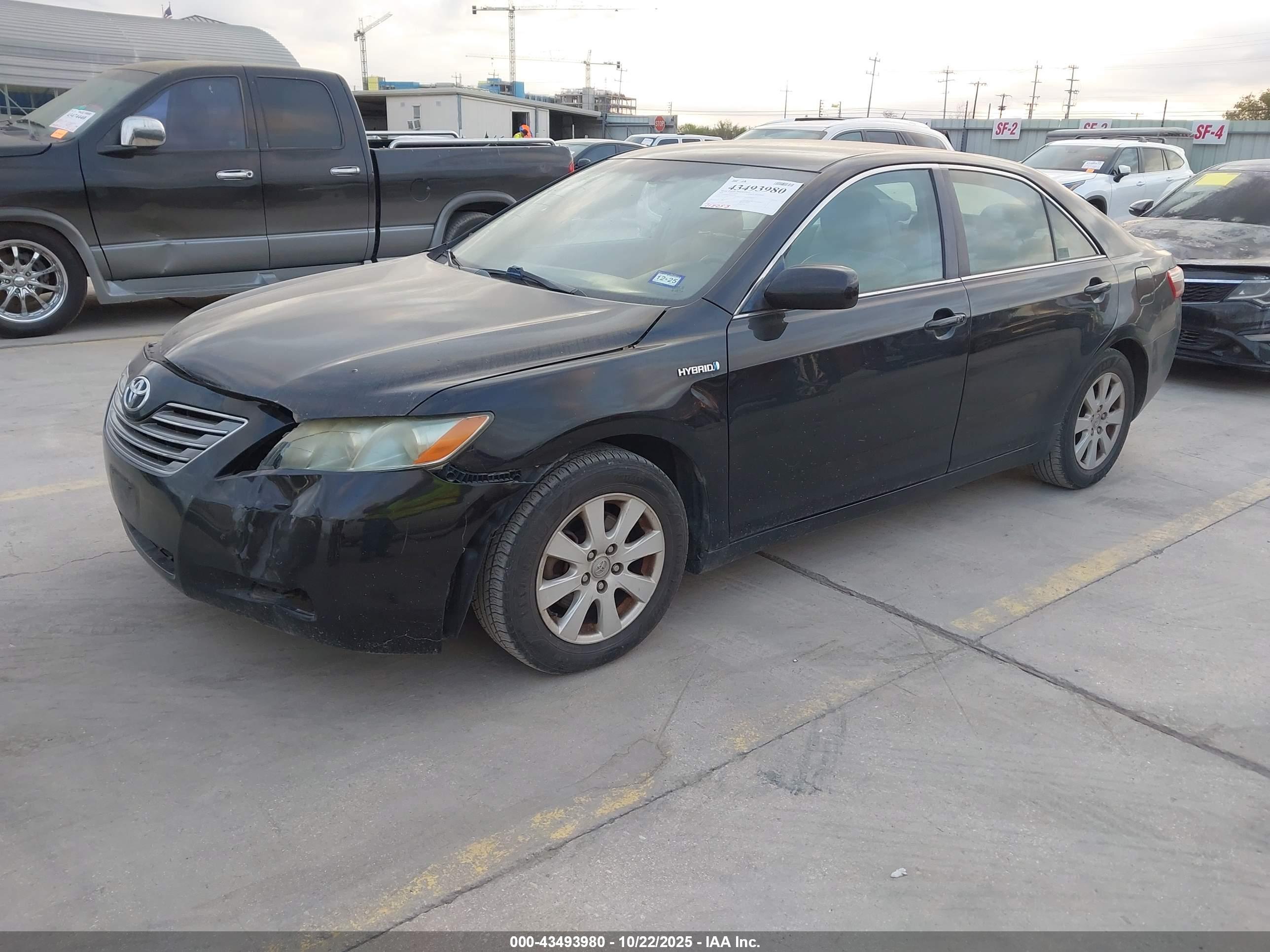 TOYOTA CAMRY image 2