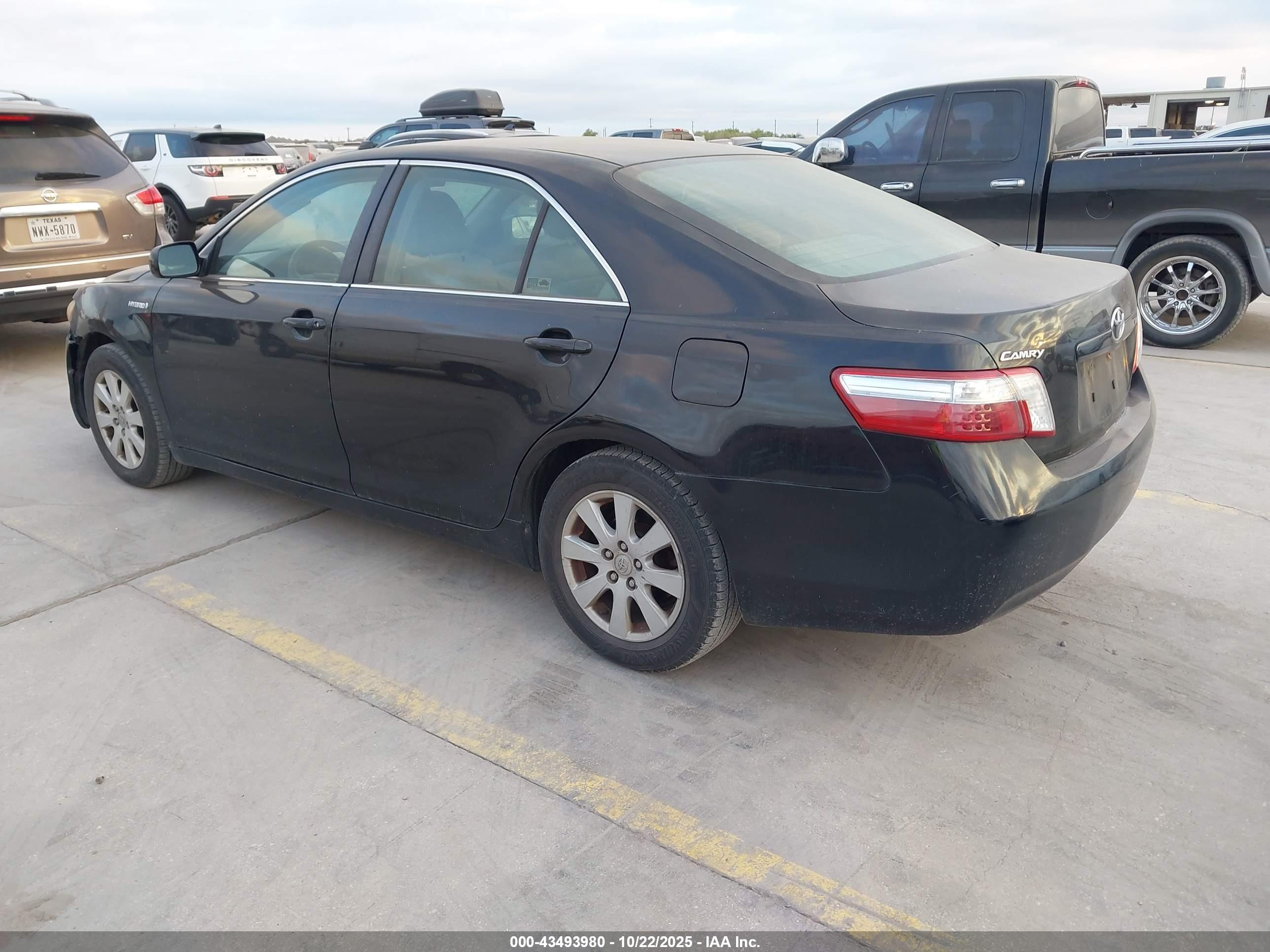 TOYOTA CAMRY image 3