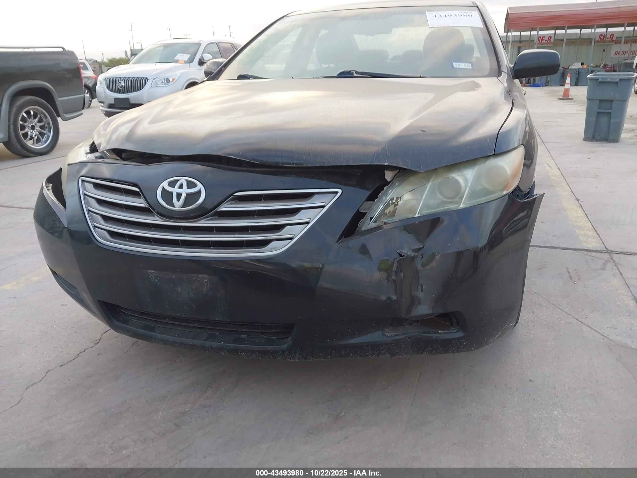 TOYOTA CAMRY image 6