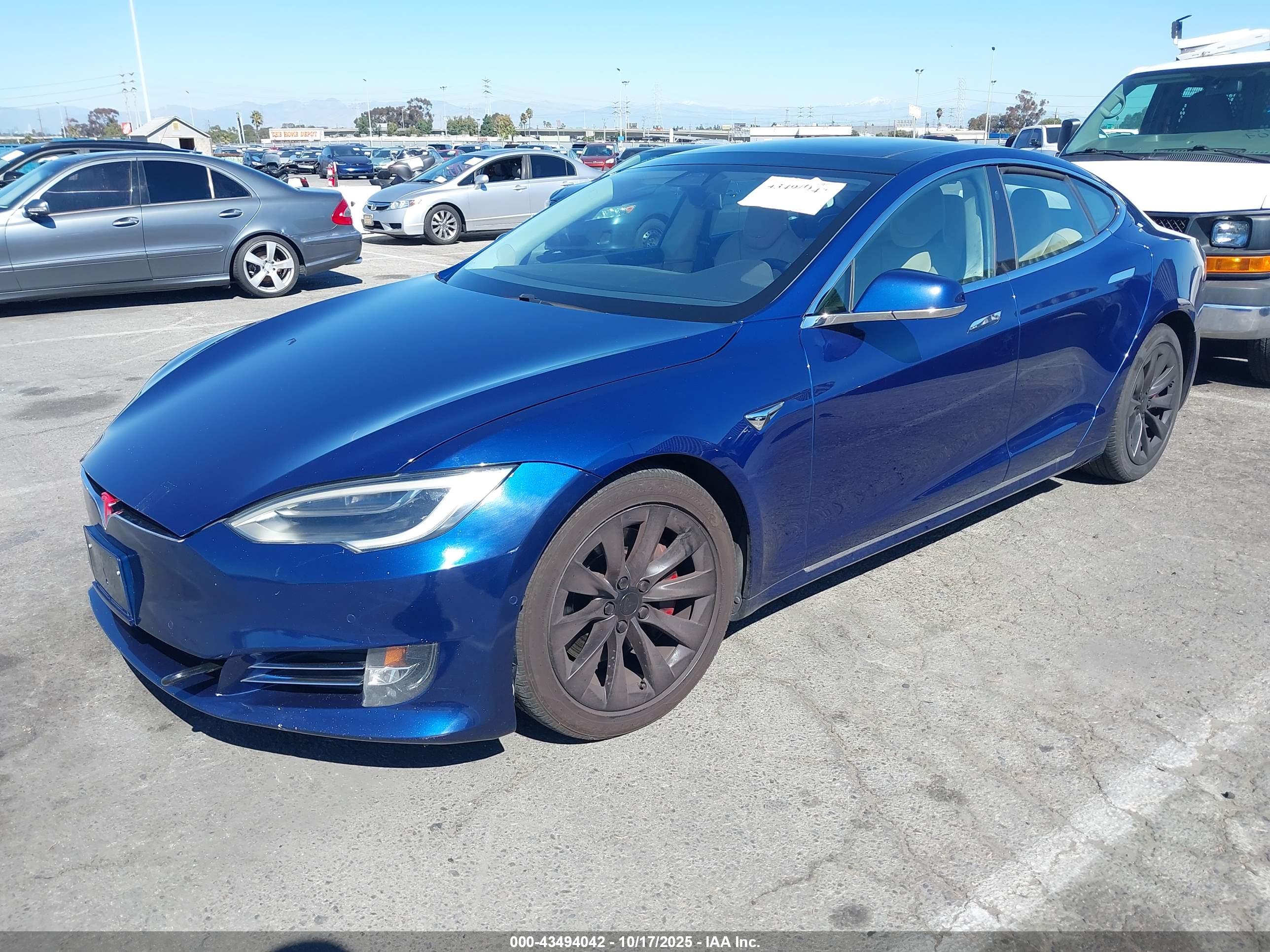 TESLA MODEL image 2